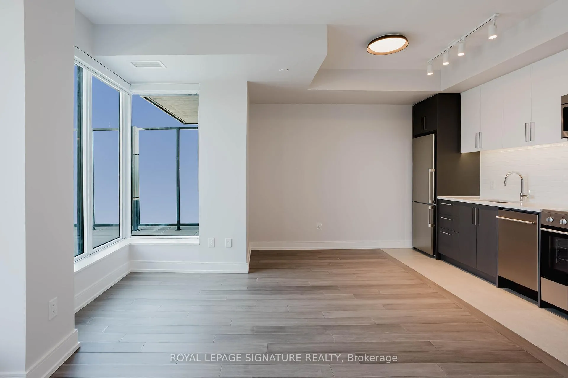 Photo 4 of Unit 908, 2525 Bathurst Street, Toronto, Forest Hill North — HOMEH