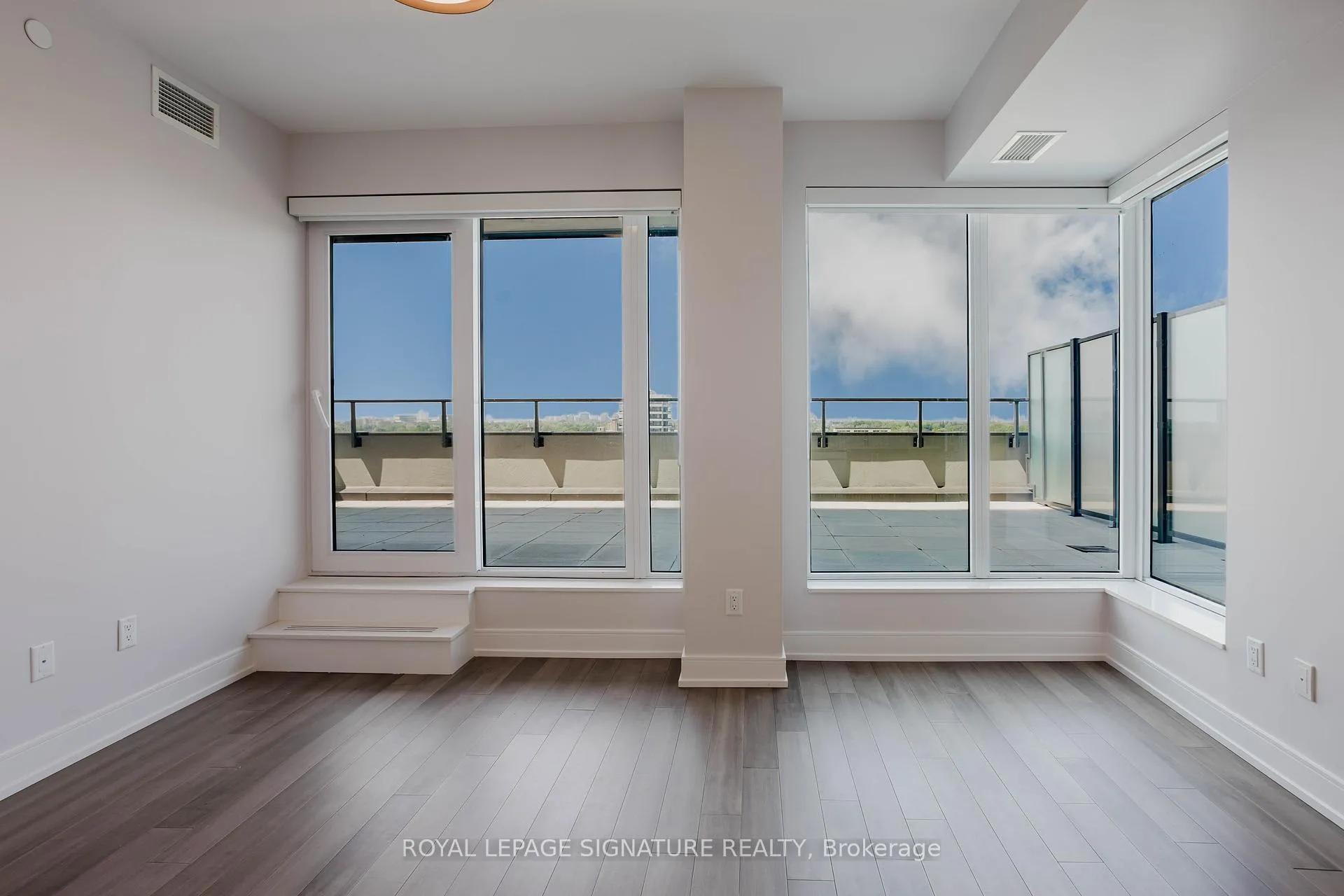 Photo 5 of Unit 908, 2525 Bathurst Street, Toronto, Forest Hill North — HOMEH
