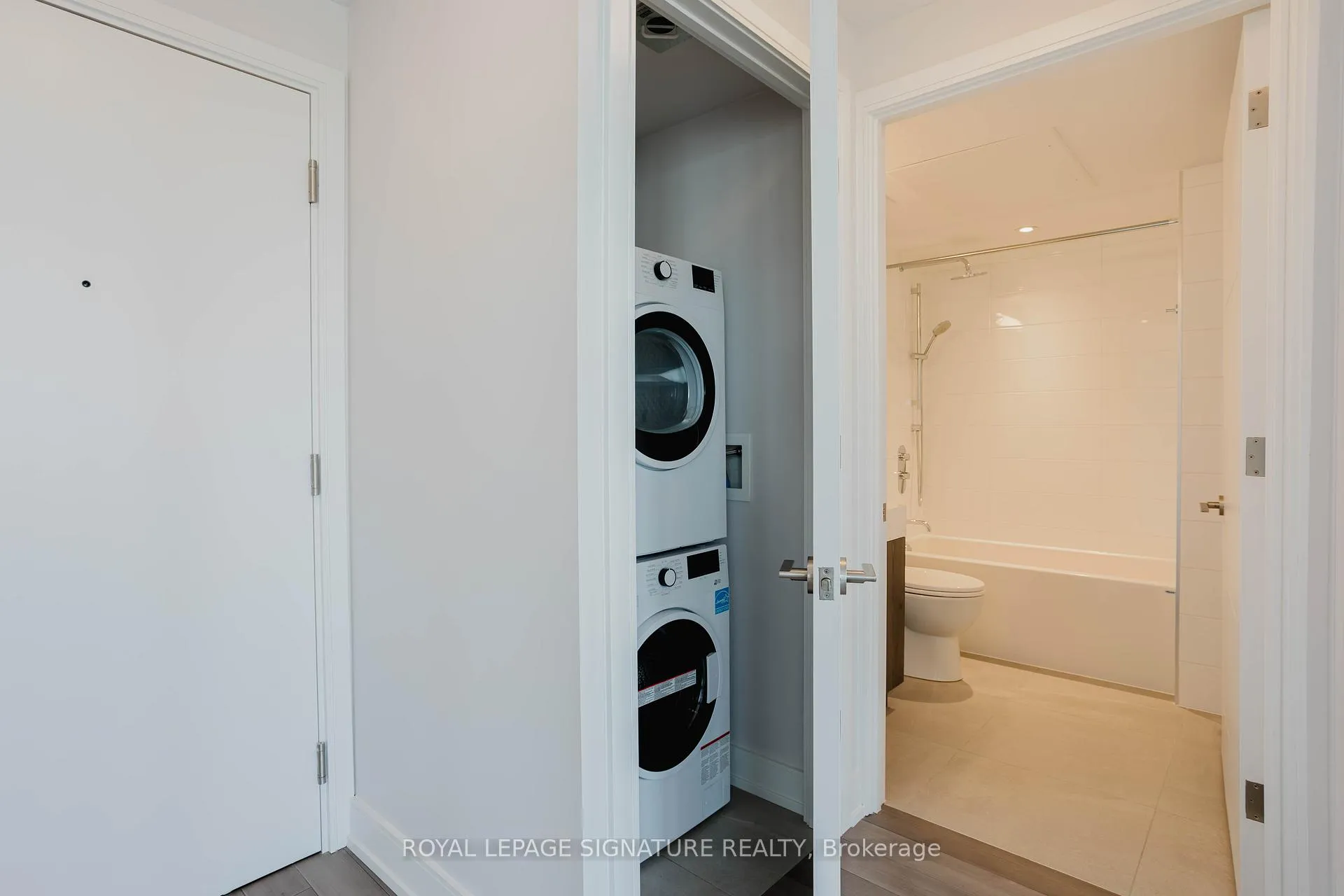 Photo 10 of Unit 908, 2525 Bathurst Street, Toronto, Forest Hill North — HOMEH