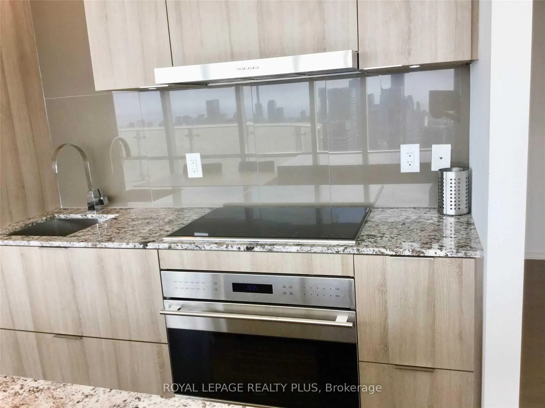 Photo 2 of Unit 5406, 1 Bloor Street E, Toronto, Church-Yonge Corridor — HOMEH