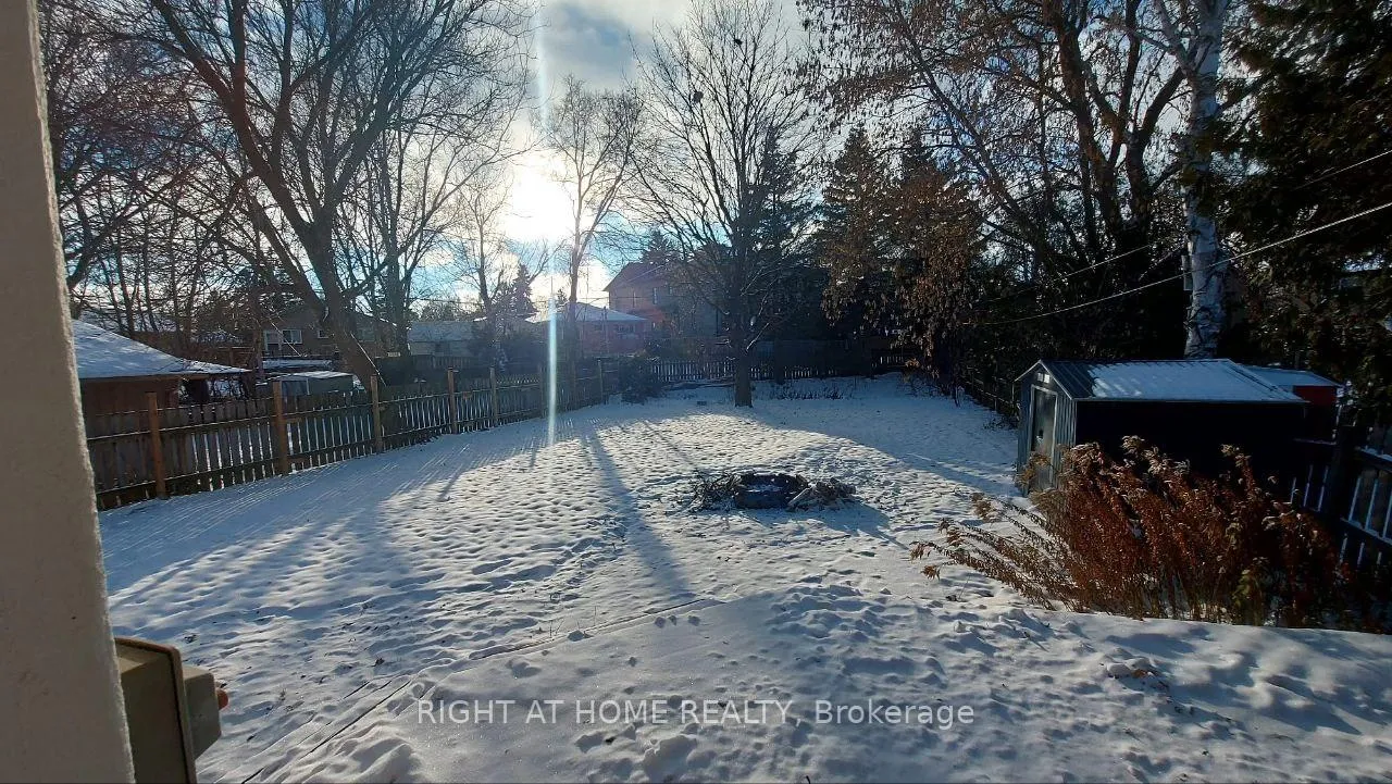 Photo 2 of Unit Main, 38 Stoddart Drive, Aurora, Aurora Highlands — HOMEH