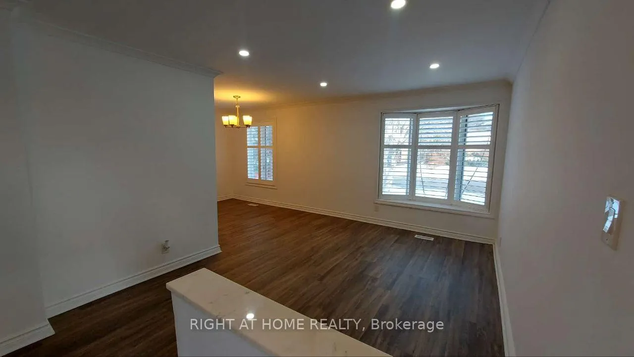 Photo 3 of Unit Main, 38 Stoddart Drive, Aurora, Aurora Highlands — HOMEH