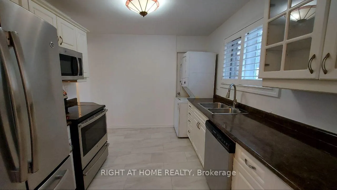 Photo 6 of Unit Main, 38 Stoddart Drive, Aurora, Aurora Highlands — HOMEH
