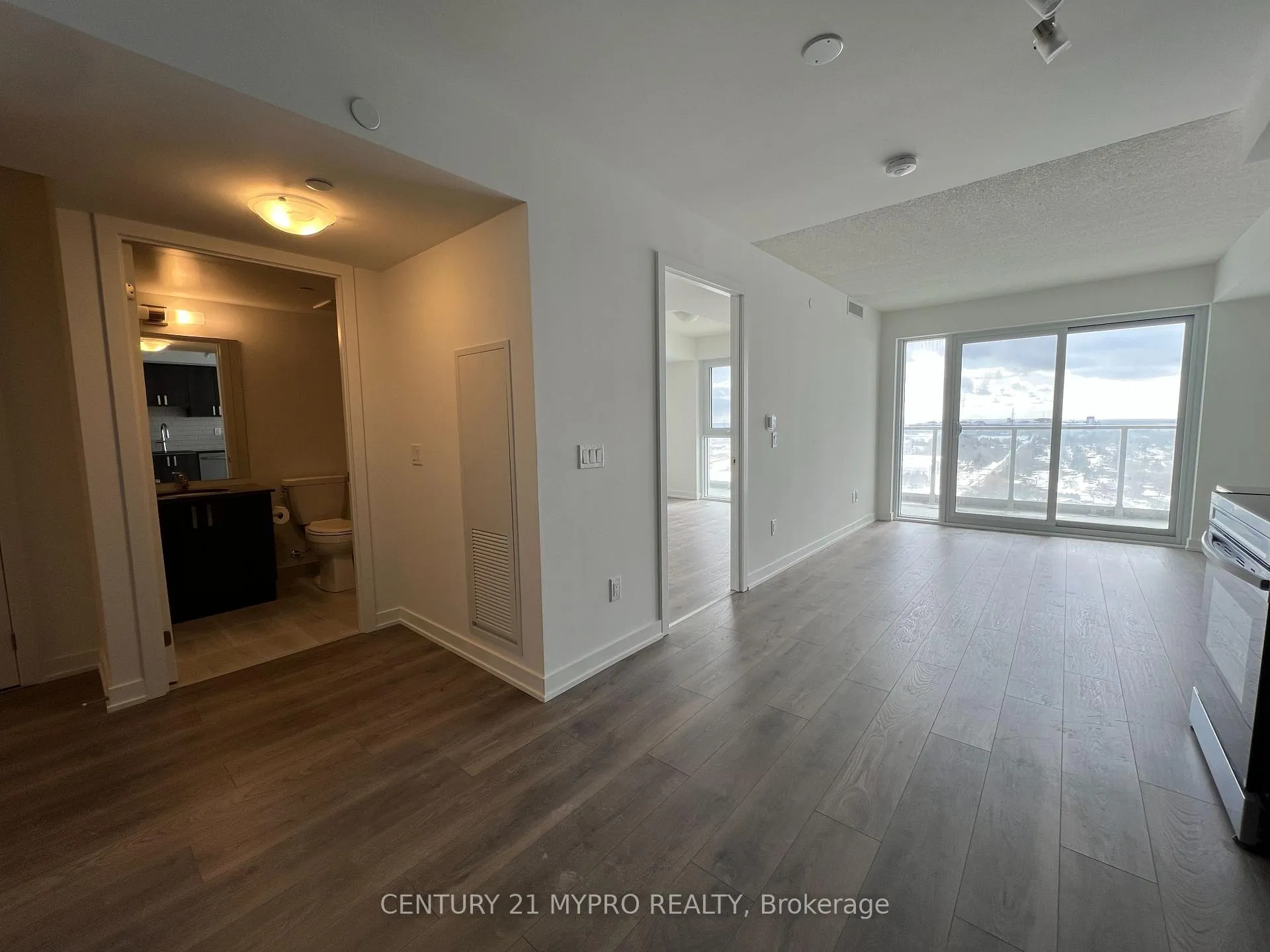 Photo 8 of Unit 2006, 1010 Sandy Beach Road, Pickering, Bay Ridges — HOMEH