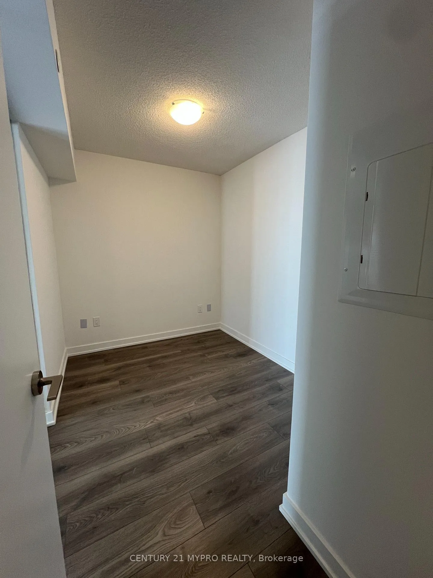 Photo 11 of Unit 2006, 1010 Sandy Beach Road, Pickering, Bay Ridges — HOMEH