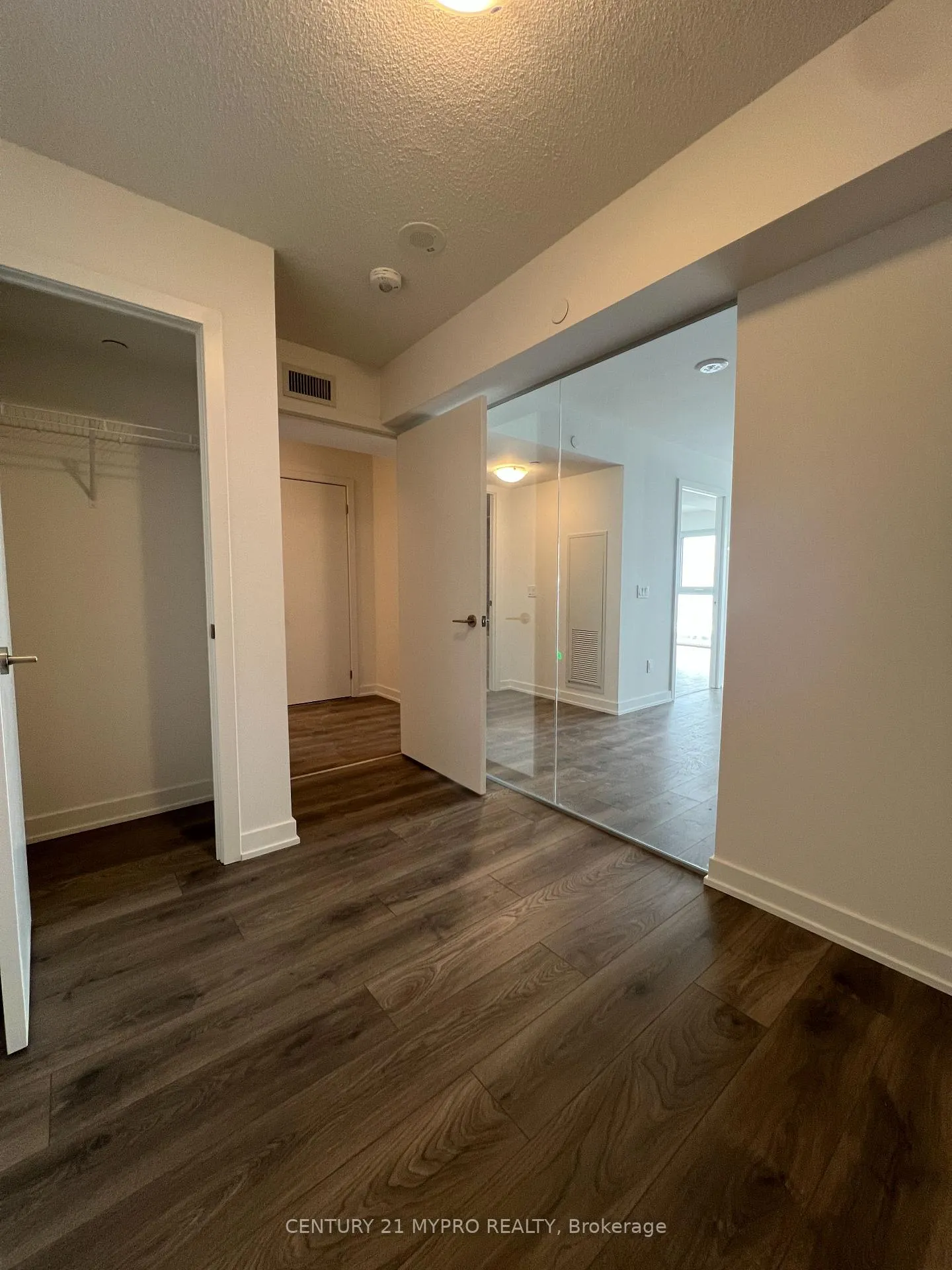 Photo 13 of Unit 2006, 1010 Sandy Beach Road, Pickering, Bay Ridges — HOMEH