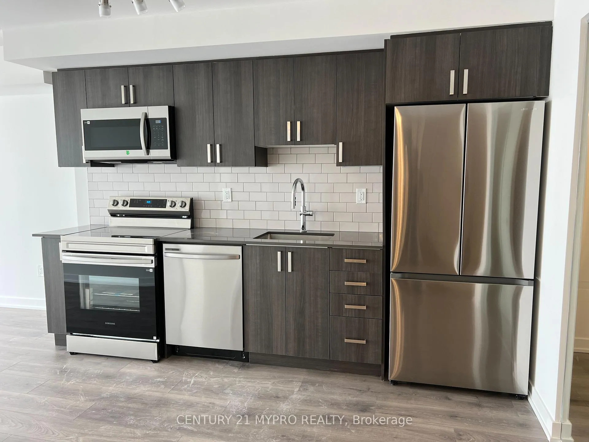 Photo 18 of Unit 2006, 1010 Sandy Beach Road, Pickering, Bay Ridges — HOMEH