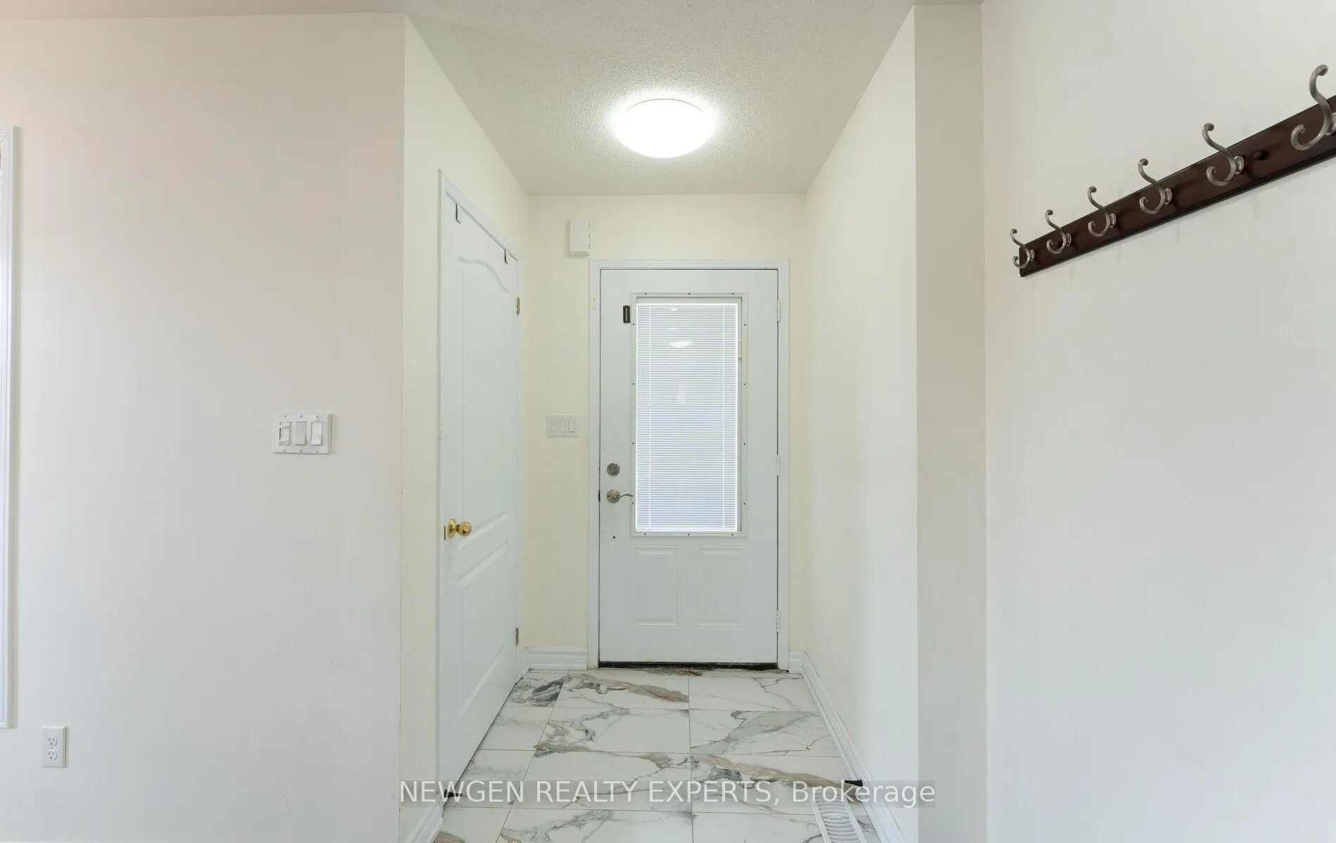 Photo 4 of 2319 Winlord Place N, Oshawa, Windfields — HOMEH