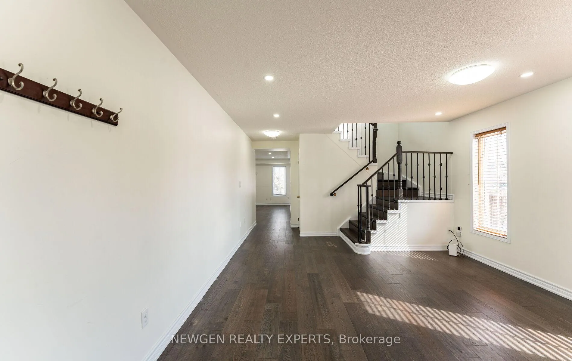 Photo 5 of 2319 Winlord Place N, Oshawa, Windfields — HOMEH