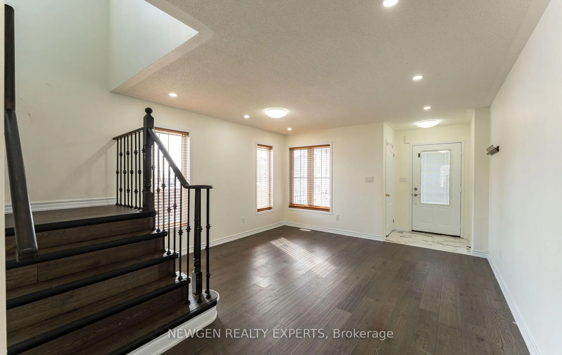 Photo 8 of 2319 Winlord Place N, Oshawa, Windfields — HOMEH