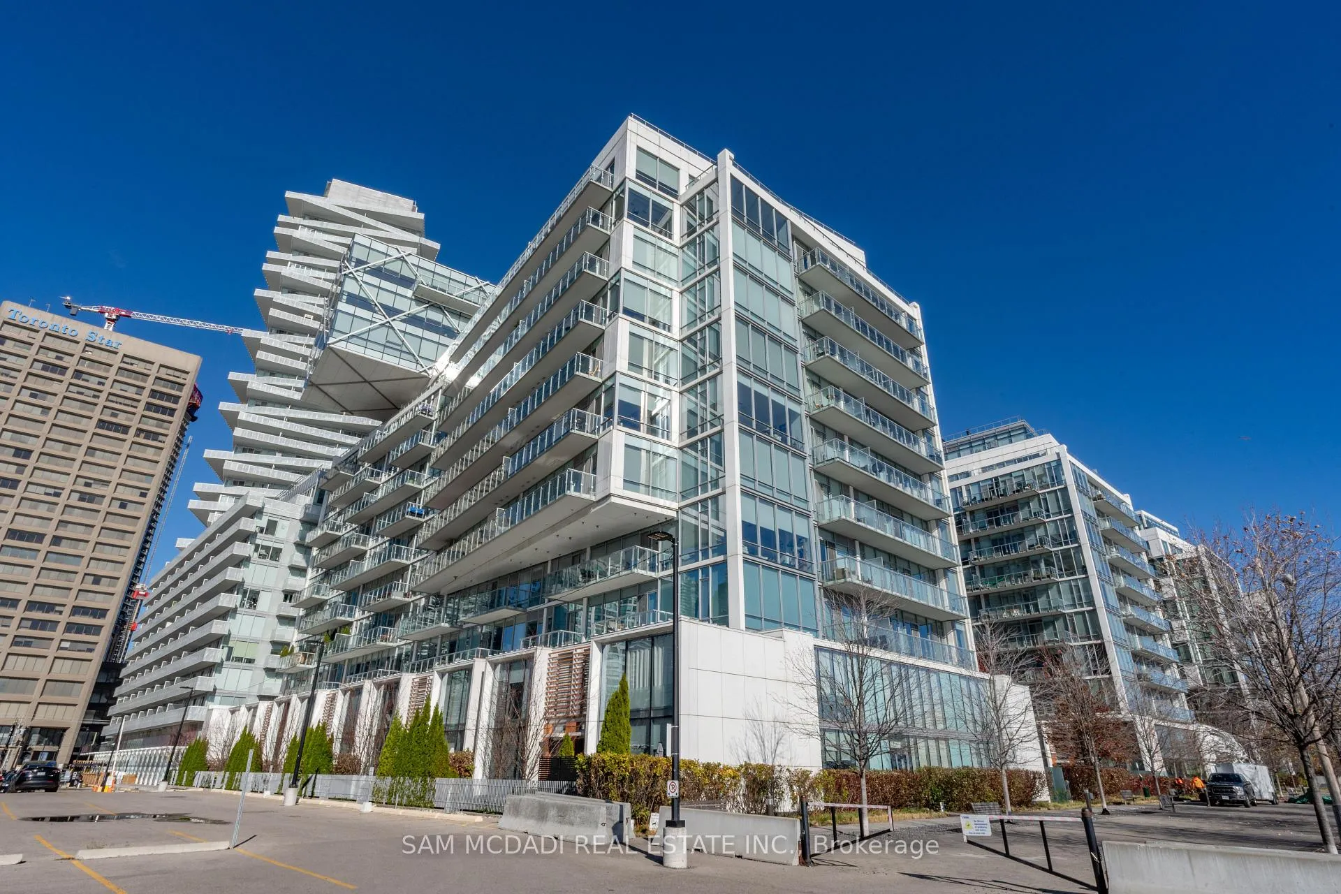 Photo 2 of Unit PH1404, 29 Queens Quay E, Toronto, Waterfront Communities — HOMEH