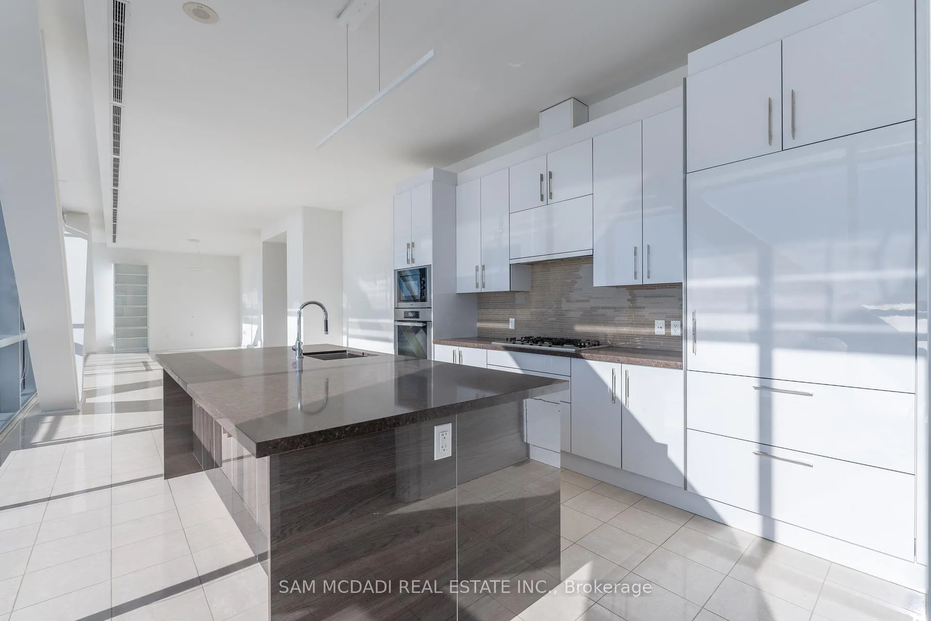 Photo 9 of Unit PH1404, 29 Queens Quay E, Toronto, Waterfront Communities — HOMEH