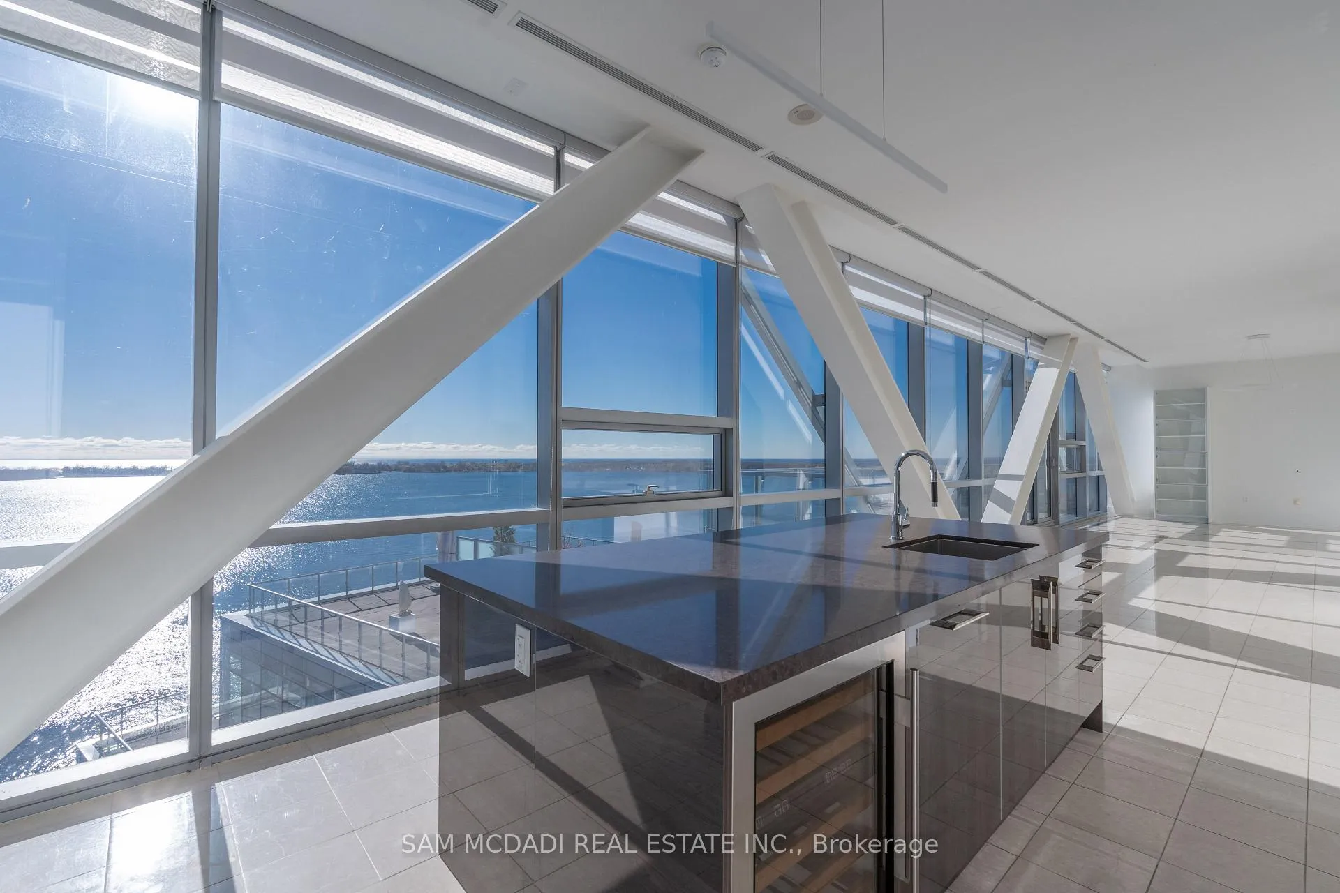 Photo 10 of Unit PH1404, 29 Queens Quay E, Toronto, Waterfront Communities — HOMEH