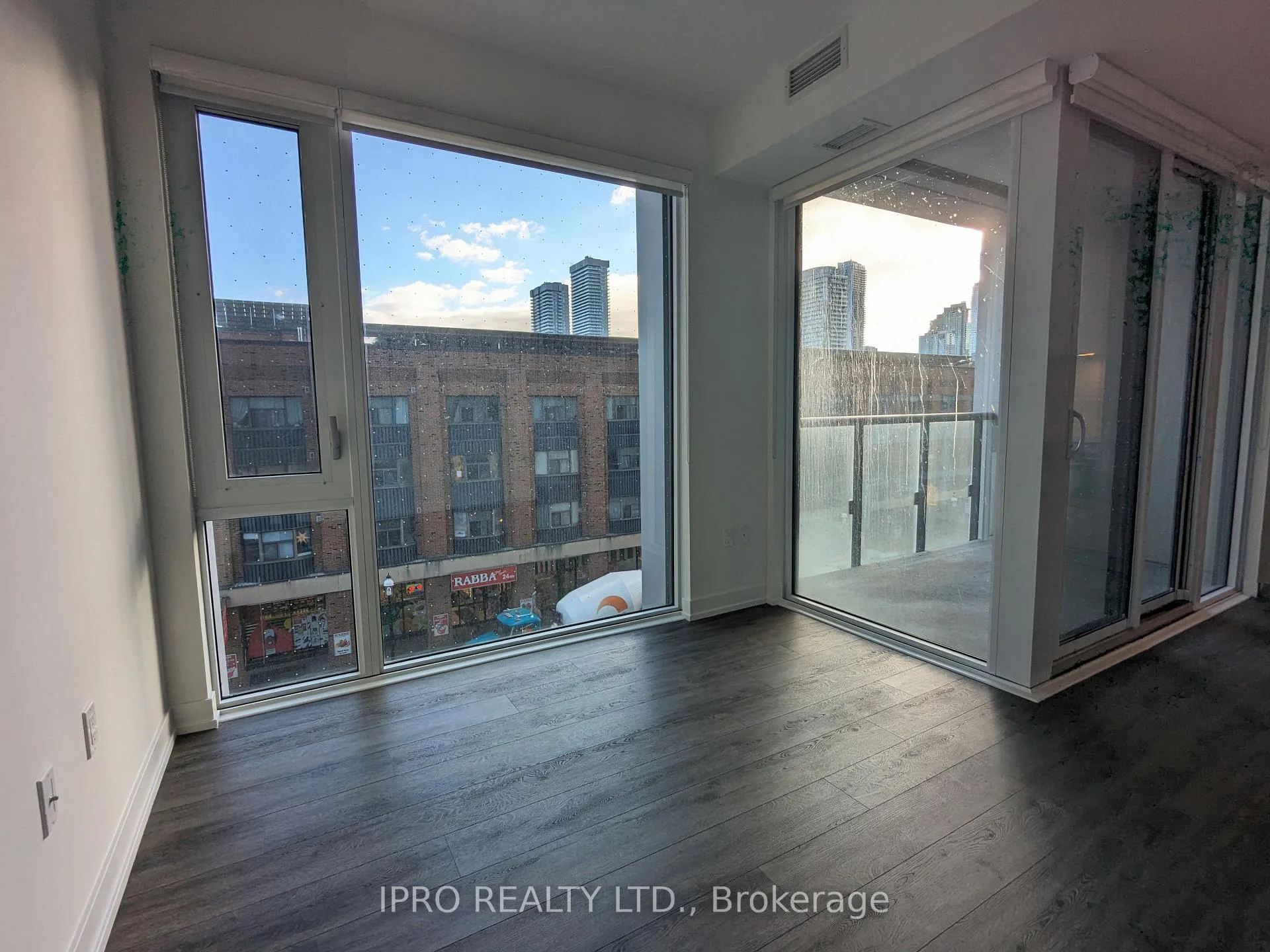 Photo 7 of Unit 318, 158 Front Street E, Toronto, Moss Park — HOMEH