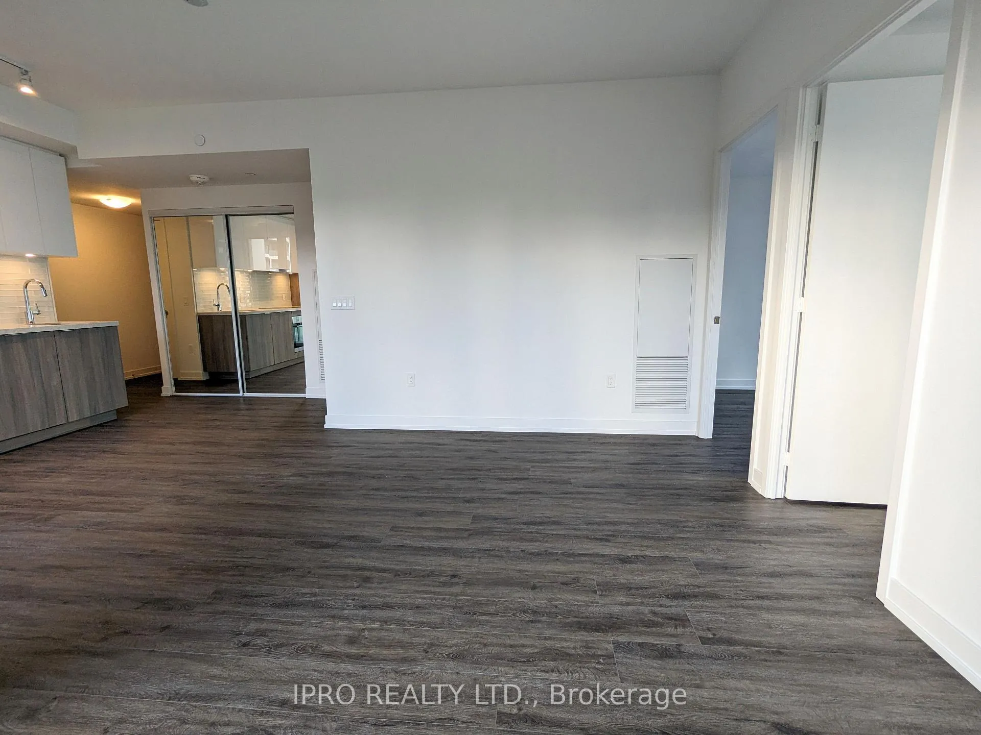 Photo 9 of Unit 318, 158 Front Street E, Toronto, Moss Park — HOMEH