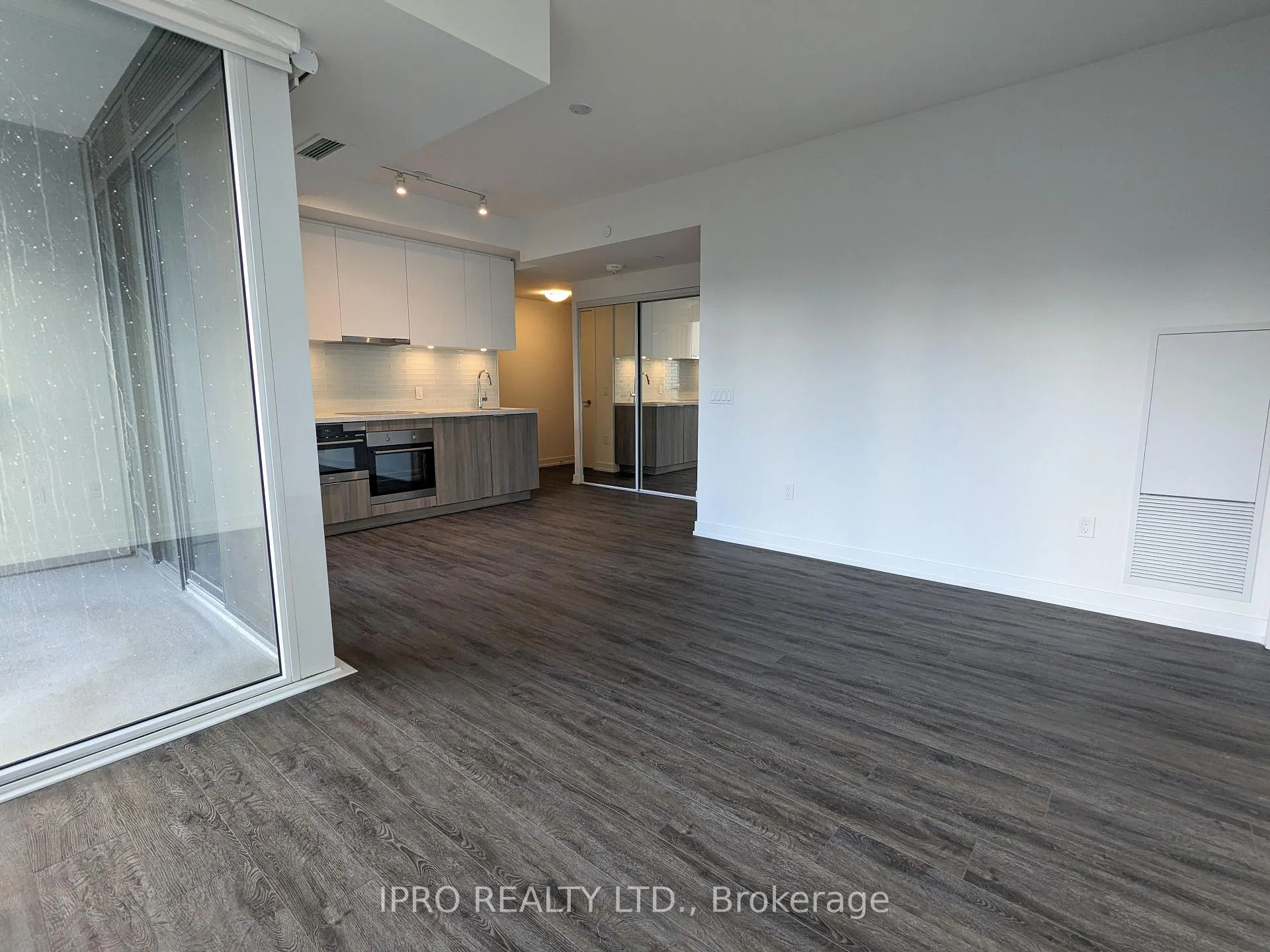 Photo 10 of Unit 318, 158 Front Street E, Toronto, Moss Park — HOMEH