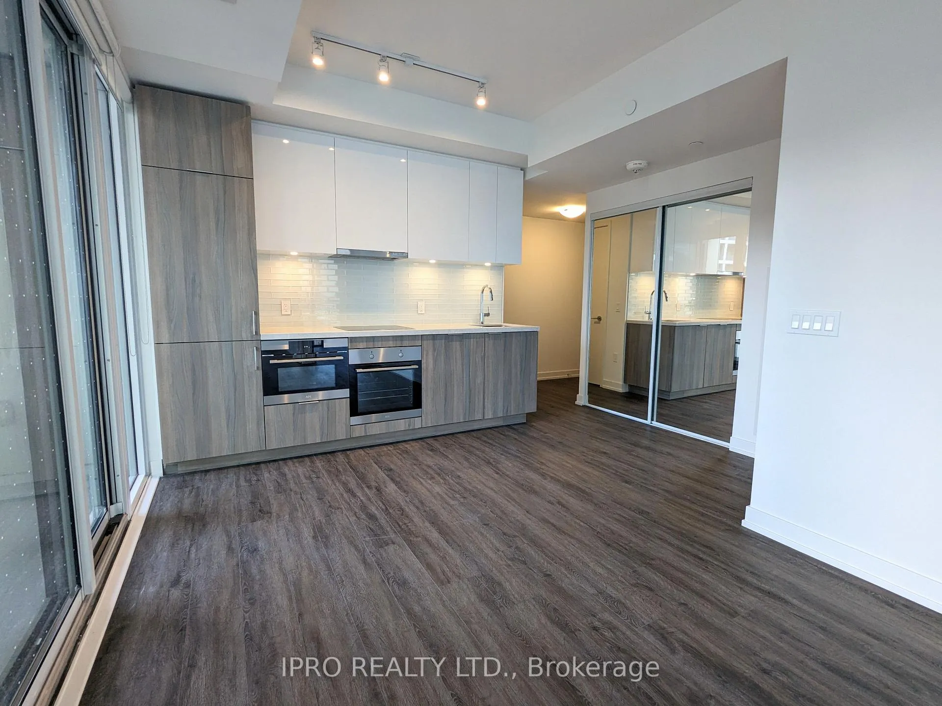 Photo 11 of Unit 318, 158 Front Street E, Toronto, Moss Park — HOMEH