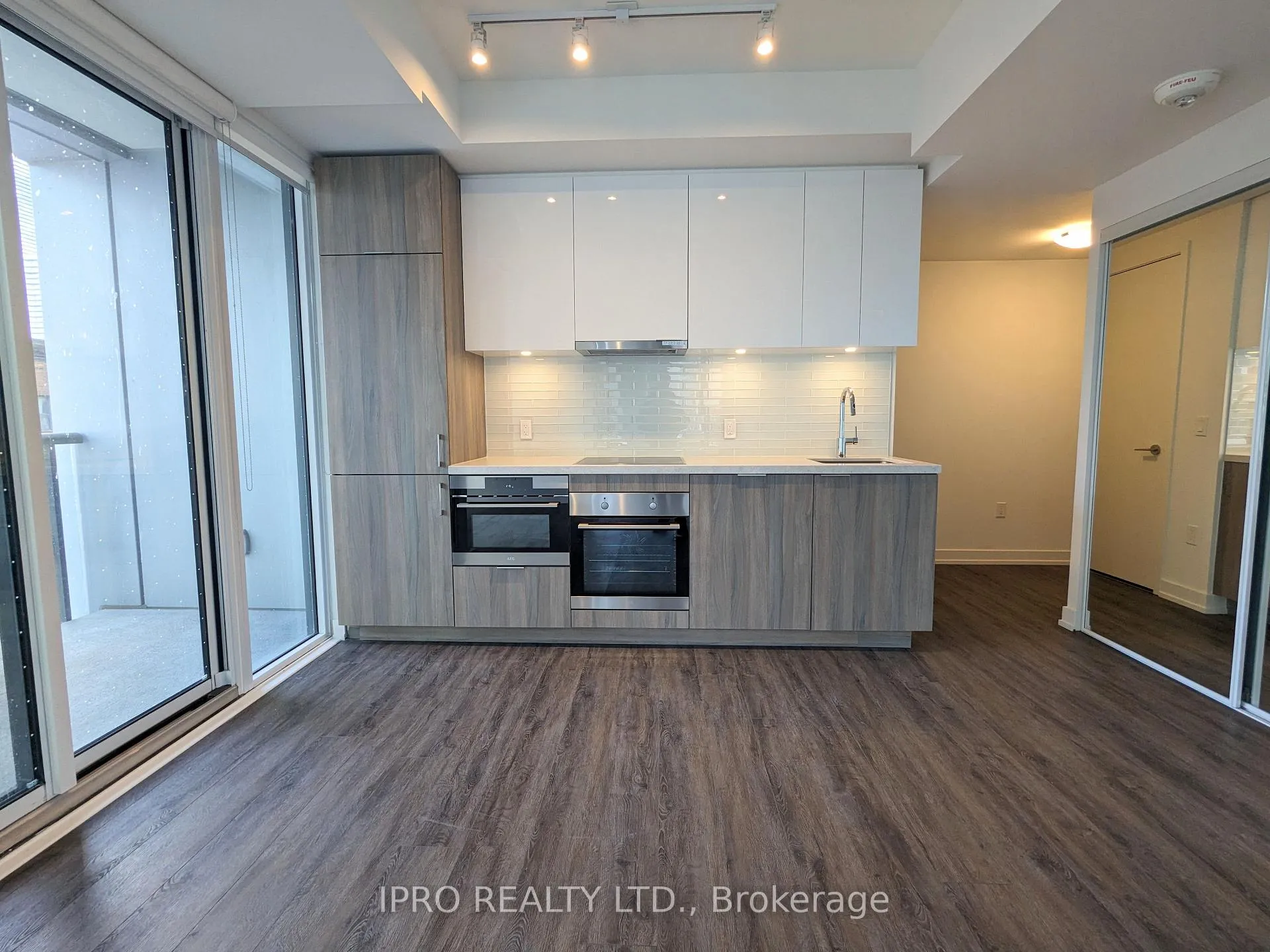 Photo 12 of Unit 318, 158 Front Street E, Toronto, Moss Park — HOMEH