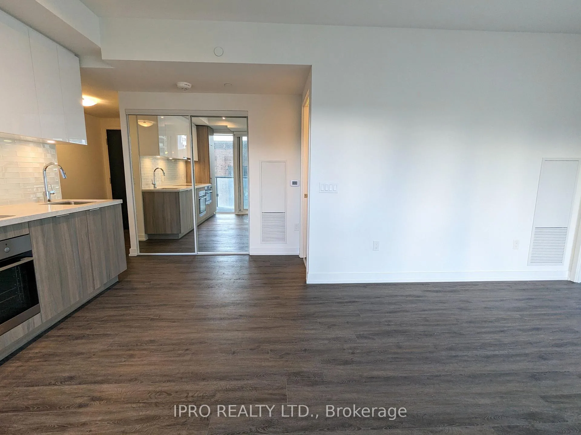 Photo 14 of Unit 318, 158 Front Street E, Toronto, Moss Park — HOMEH