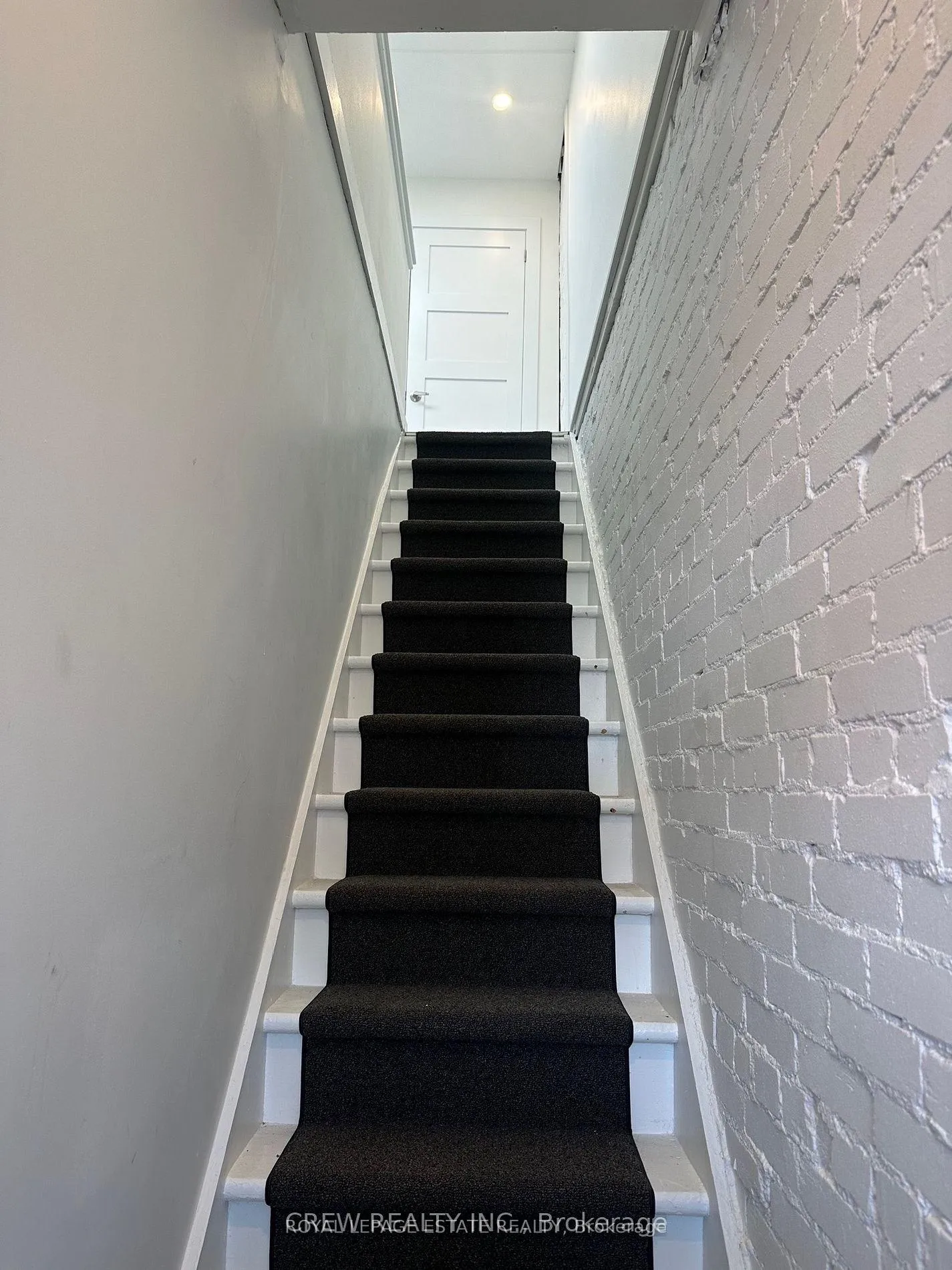 Photo 3 of Unit B, 1007 Kingston Road, Toronto, The Beaches — HOMEH