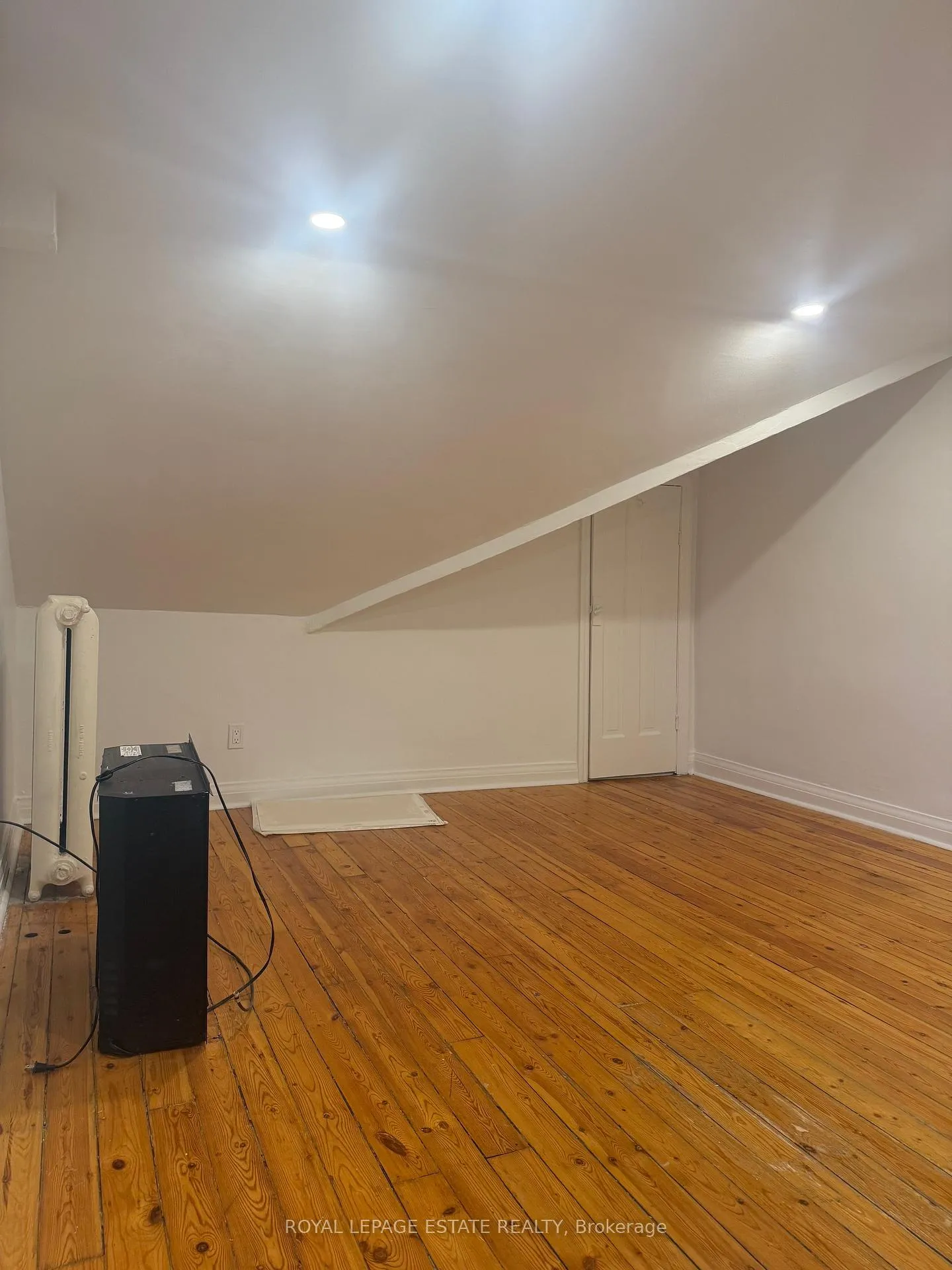 Photo 11 of Unit B, 1007 Kingston Road, Toronto, The Beaches — HOMEH