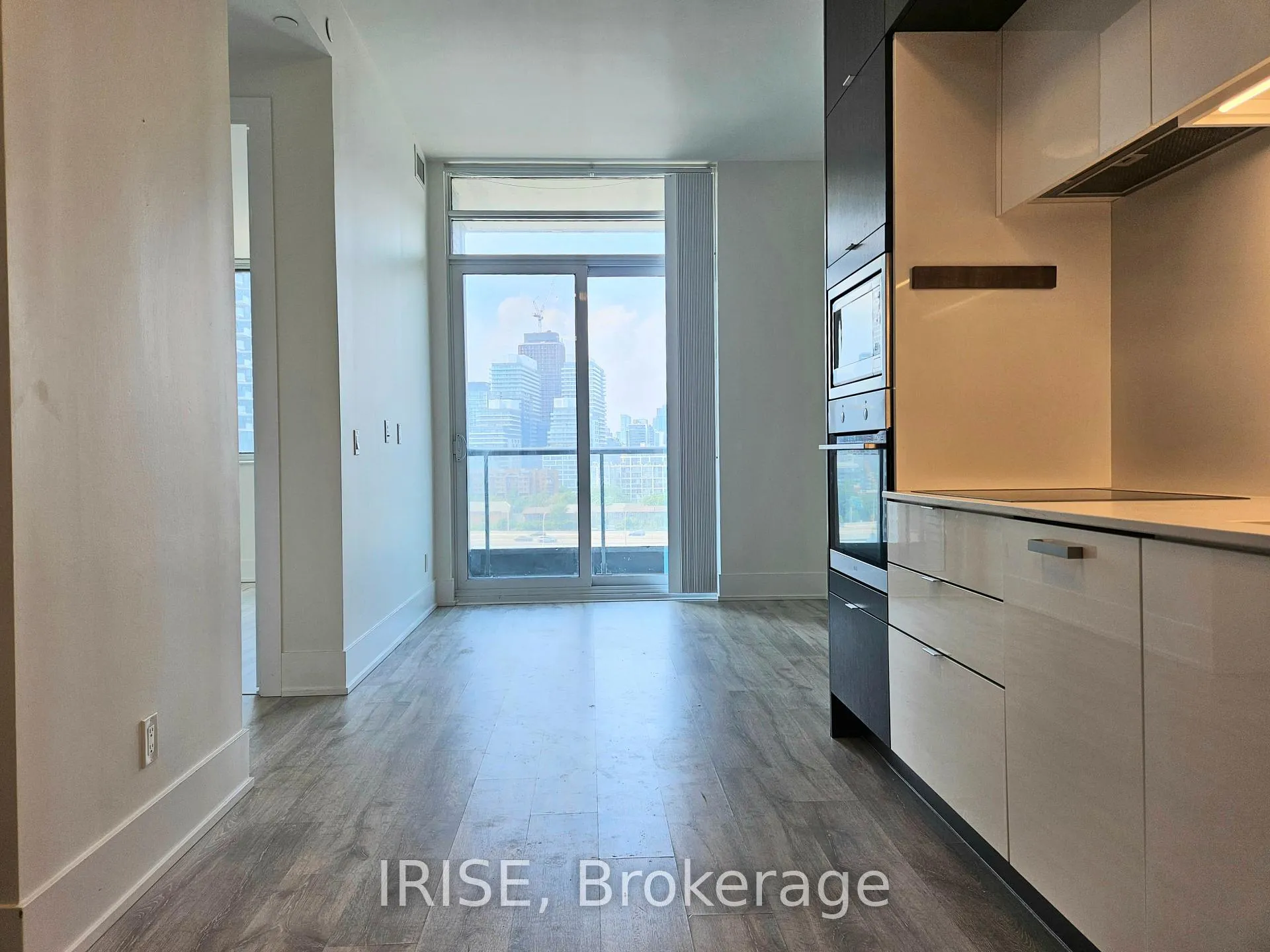 Photo 2 of Unit Ph27, 1 Edgewater Drive, Toronto, Waterfront Communities — HOMEH
