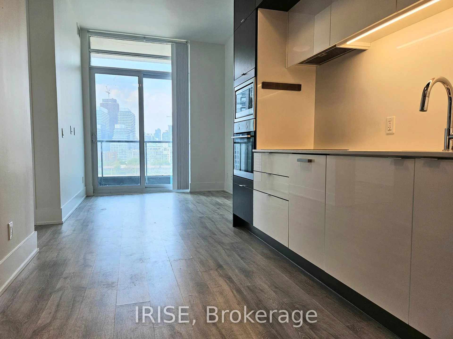 Photo 3 of Unit Ph27, 1 Edgewater Drive, Toronto, Waterfront Communities — HOMEH
