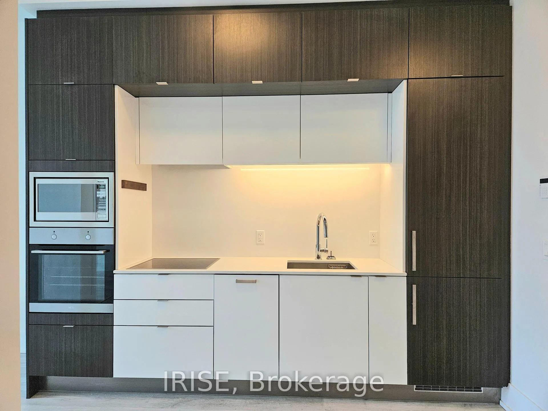 Photo 4 of Unit Ph27, 1 Edgewater Drive, Toronto, Waterfront Communities — HOMEH