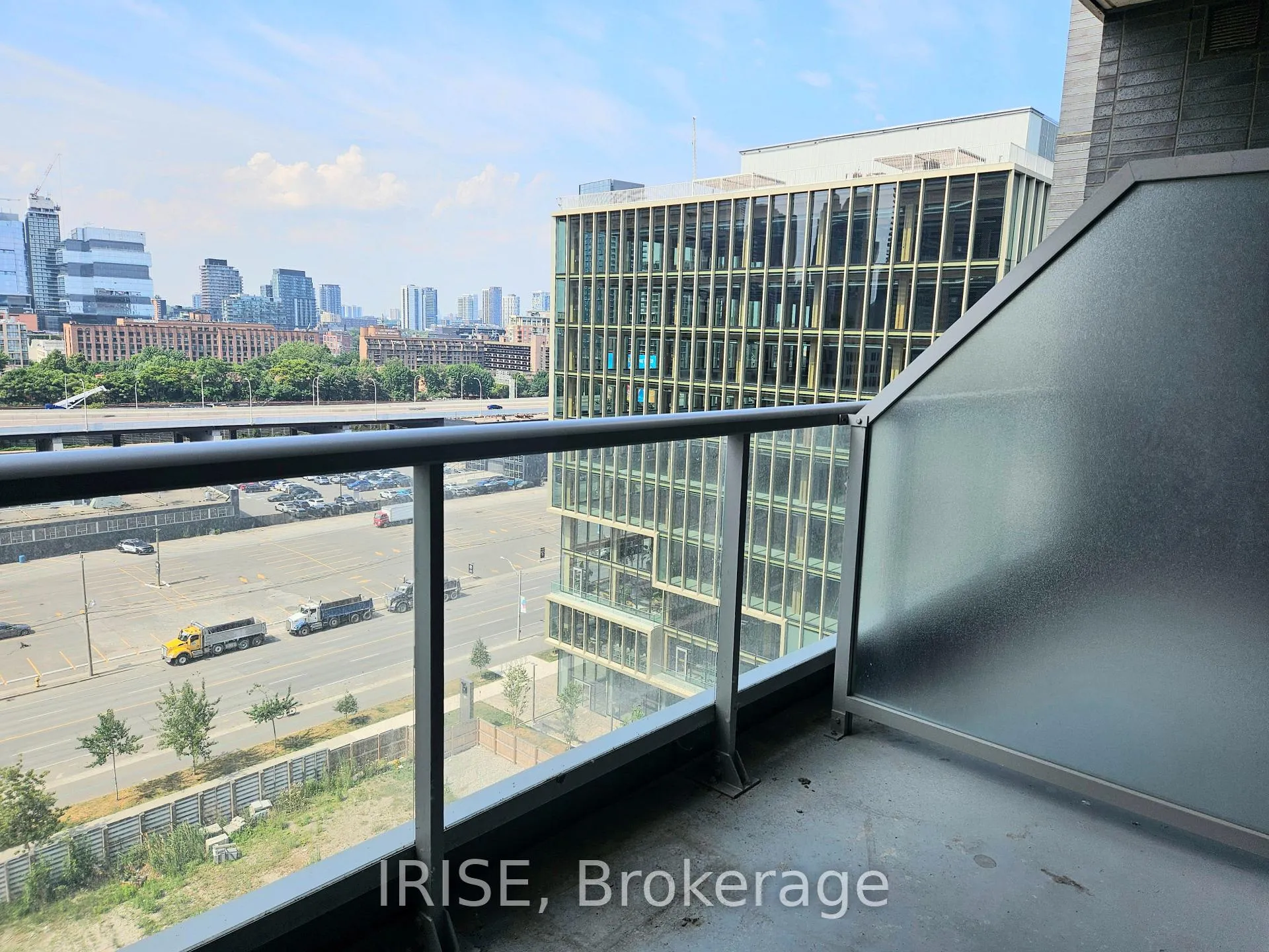 Photo 8 of Unit Ph27, 1 Edgewater Drive, Toronto, Waterfront Communities — HOMEH