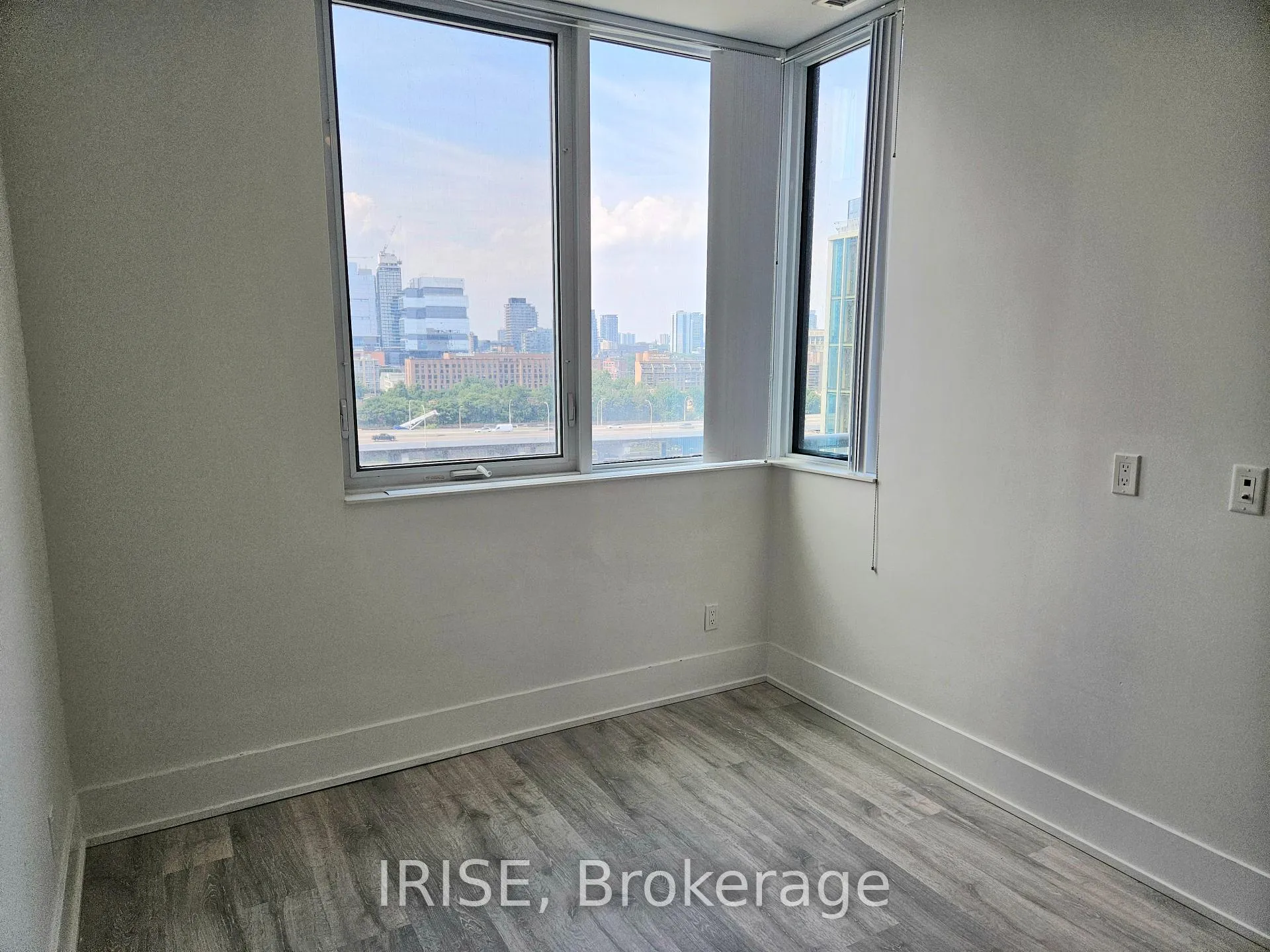 Photo 13 of Unit Ph27, 1 Edgewater Drive, Toronto, Waterfront Communities — HOMEH