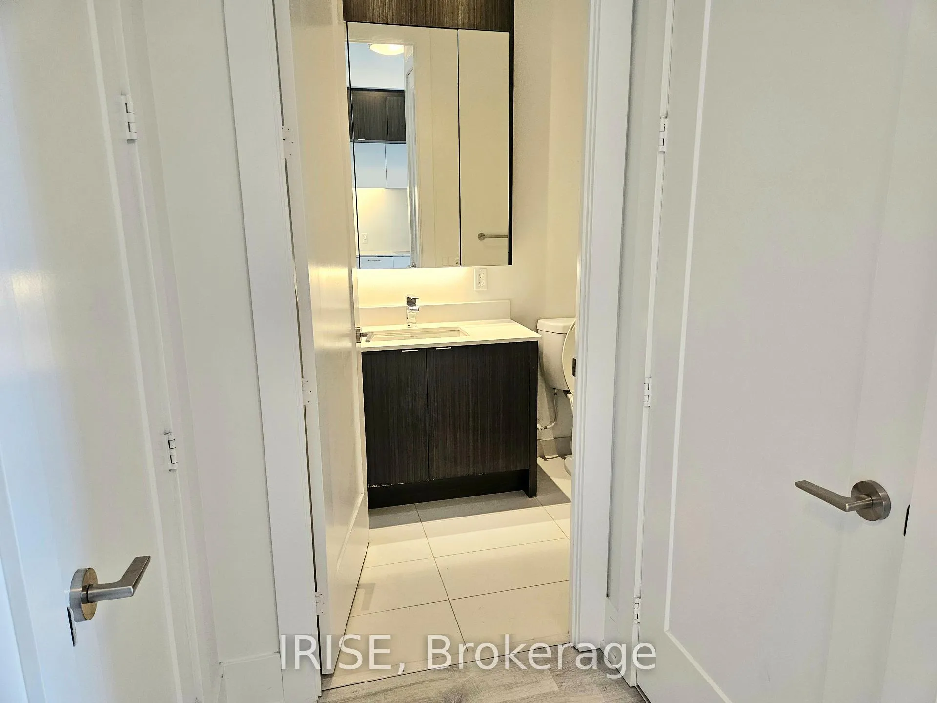 Photo 15 of Unit Ph27, 1 Edgewater Drive, Toronto, Waterfront Communities — HOMEH