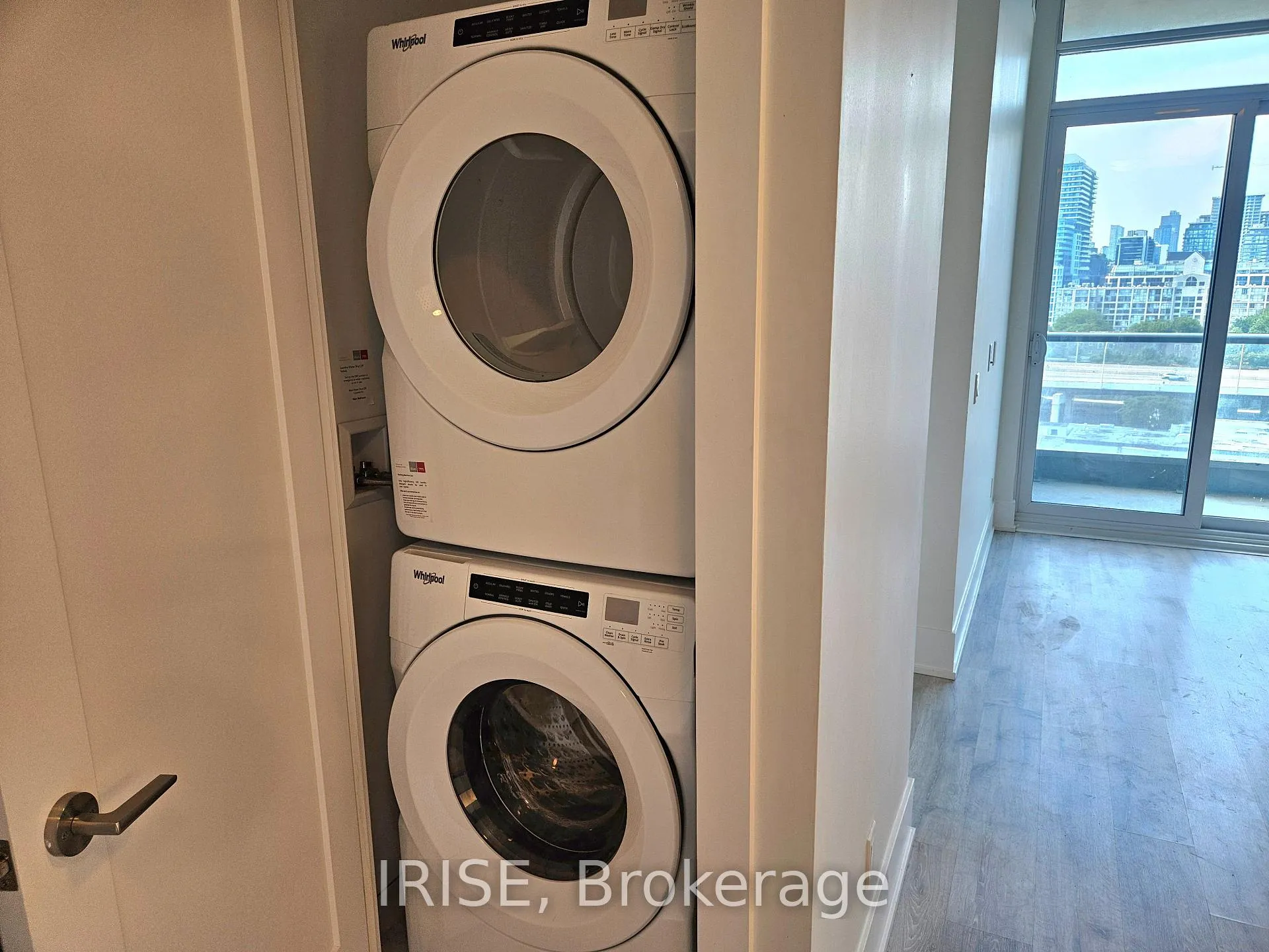 Photo 18 of Unit Ph27, 1 Edgewater Drive, Toronto, Waterfront Communities — HOMEH
