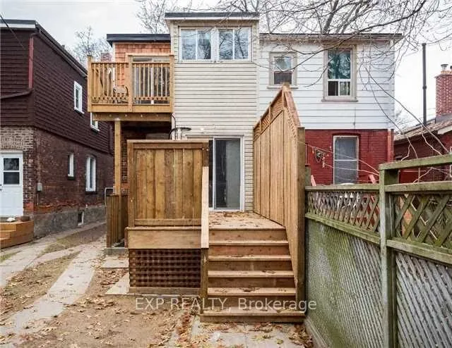 Photo 9 of Unit Upper, 122 Parkmount Road, Toronto, Greenwood-Coxwell — HOMEH