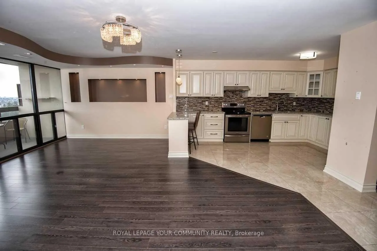 Photo 4 of Unit 1501, 8111 Yonge Street, Markham, Royal Orchard — HOMEH