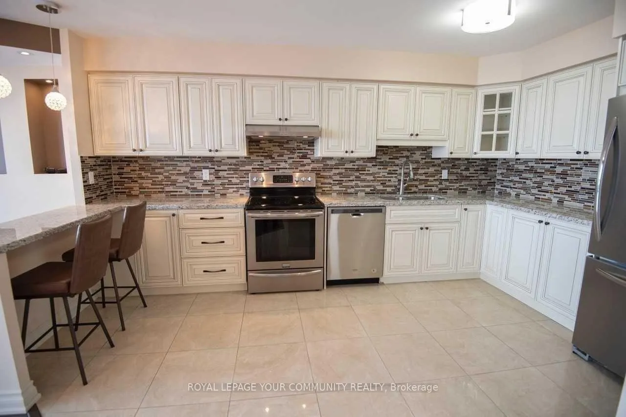Photo 6 of Unit 1501, 8111 Yonge Street, Markham, Royal Orchard — HOMEH
