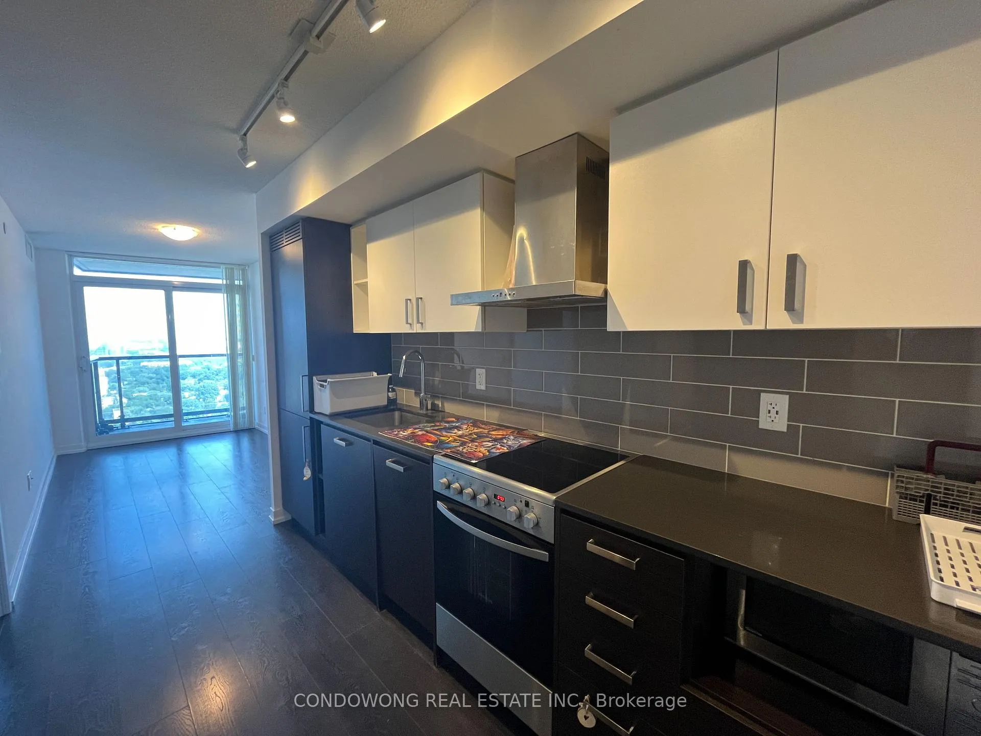 Front of Unit 3112, 125 Redpath Avenue