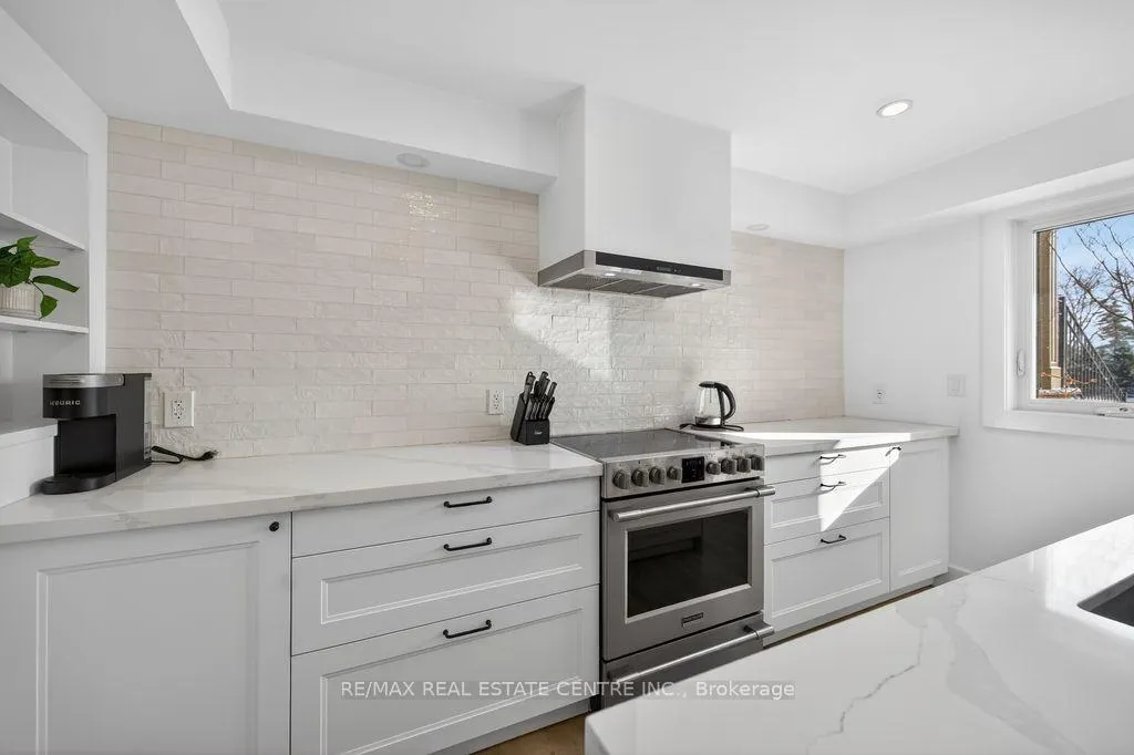 Photo 5 of Unit Basement, 1326 Butter Road W, Hamilton, Rural Ancaster — HOMEH