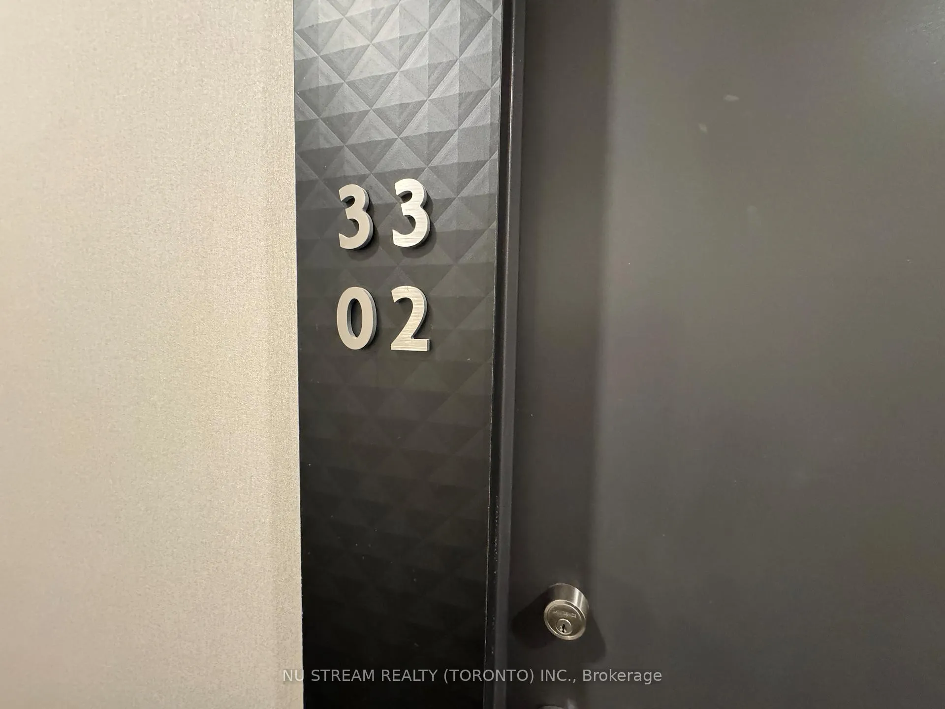 Front of Unit 3302, 8 Wellesley Street W
