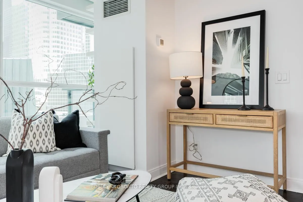 Photo 4 of Unit 606, 1 Scott Street, Toronto, Waterfront Communities — HOMEH