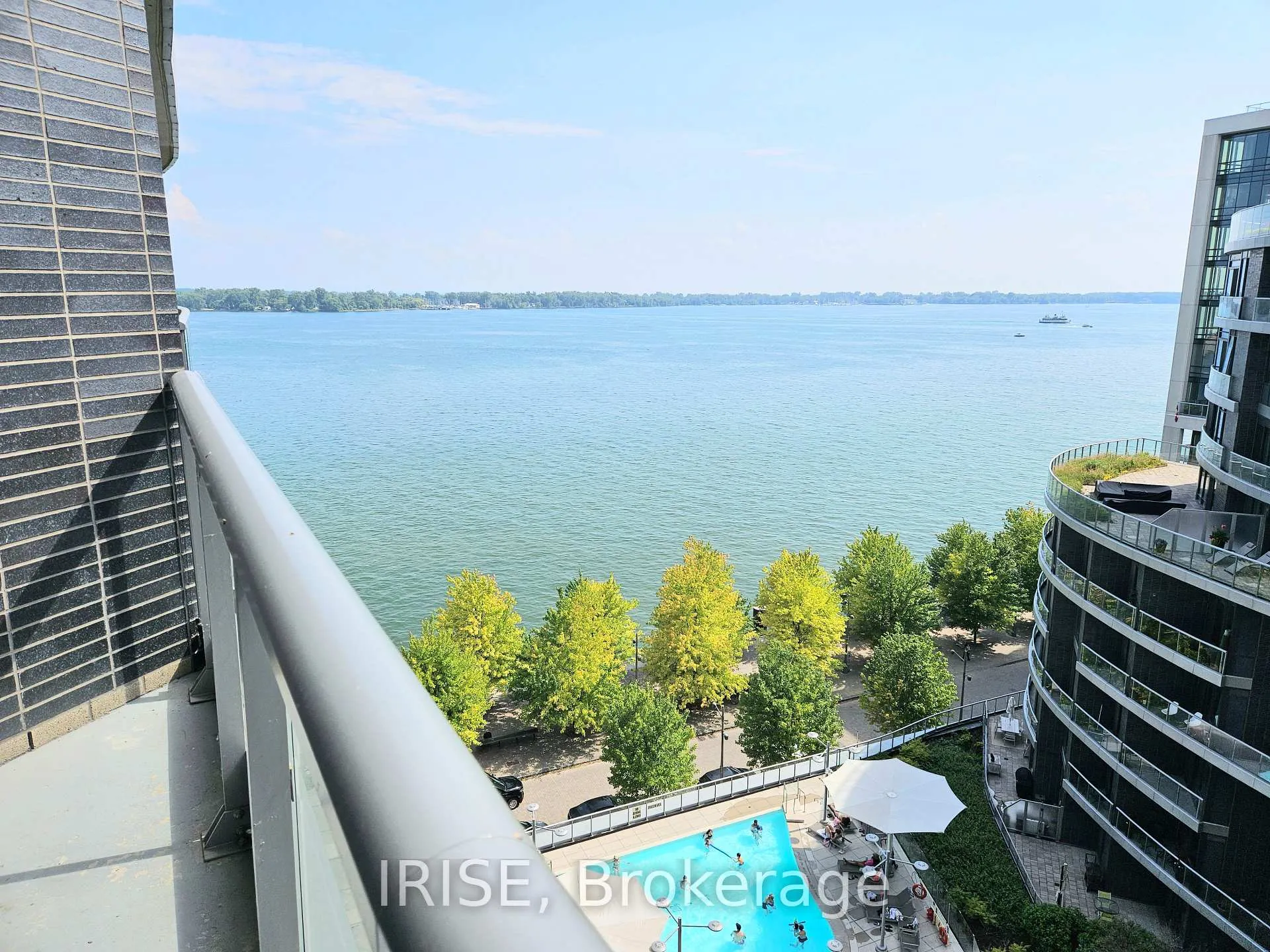 Photo 8 of Unit Ph13, 1 Edgewater Drive, Toronto, Waterfront Communities — HOMEH