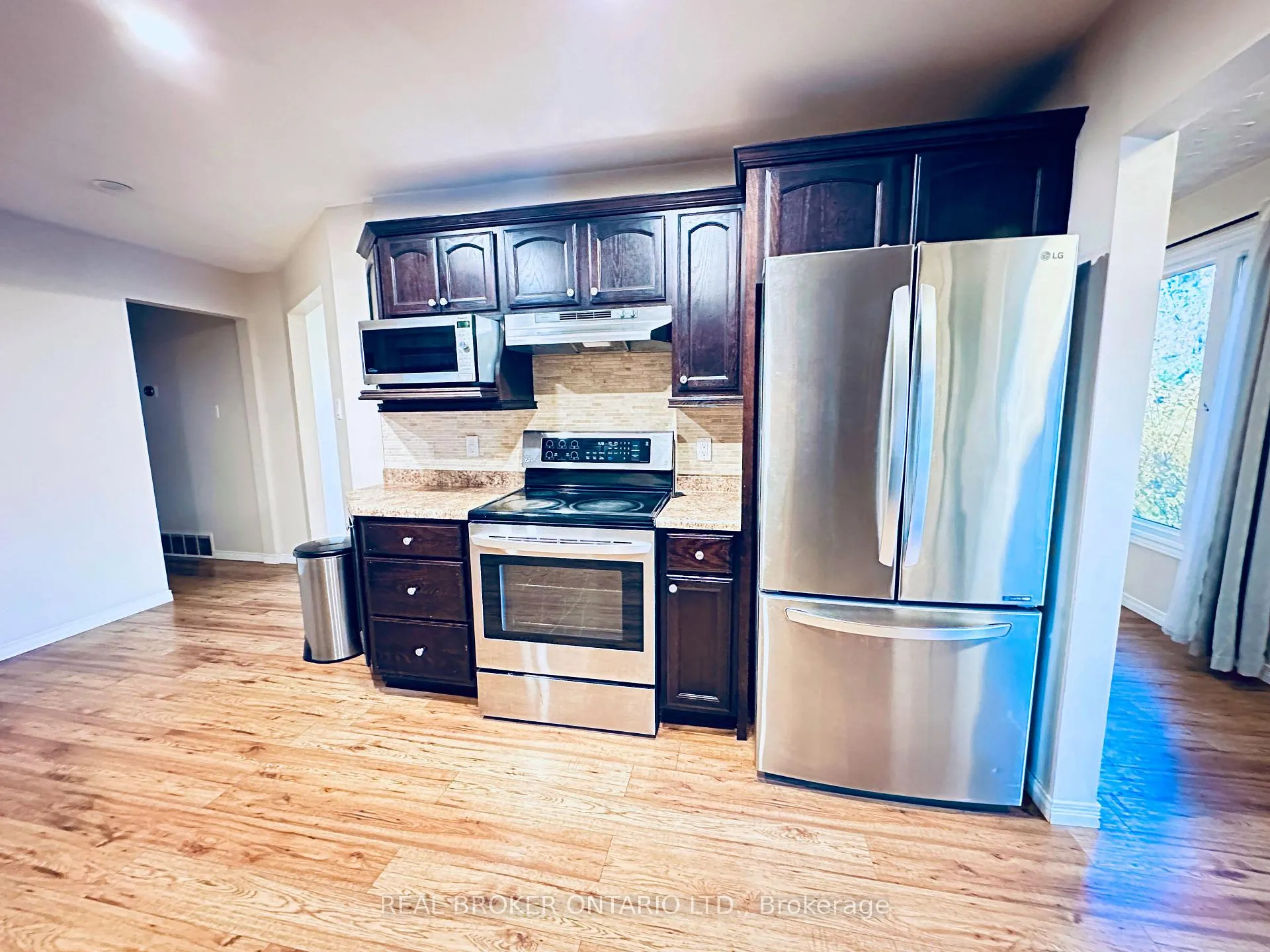 Photo 7 of Unit UPPER, 60 Sandsprings Crescent, Kitchener — HOMEH