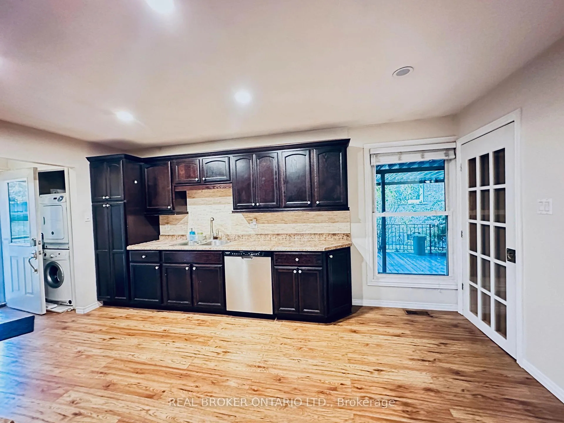 Photo 10 of Unit UPPER, 60 Sandsprings Crescent, Kitchener — HOMEH