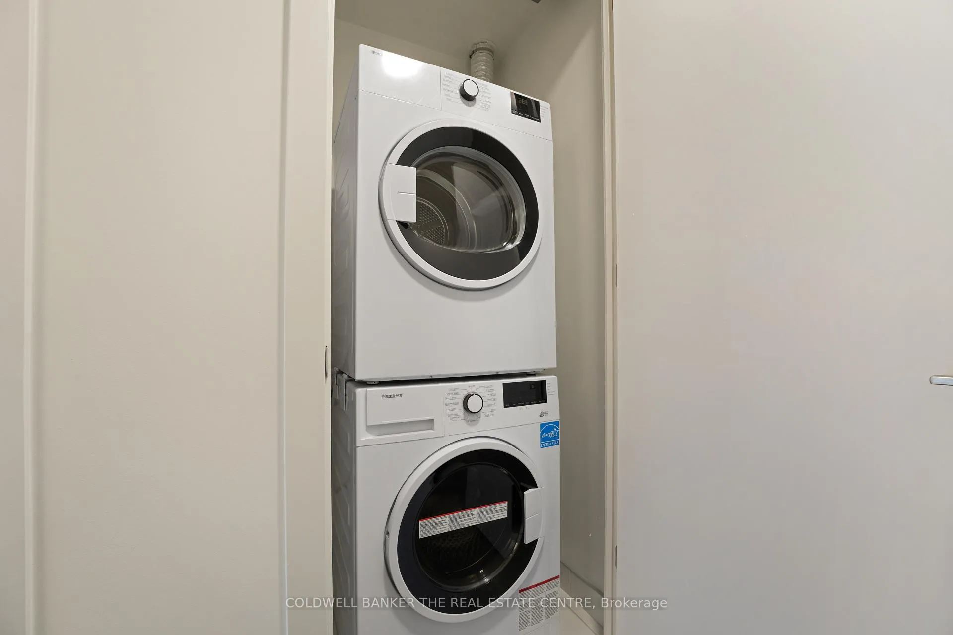 Photo 6 of Unit 717, 9 Tecumseth St. Street, Toronto, Niagara — HOMEH