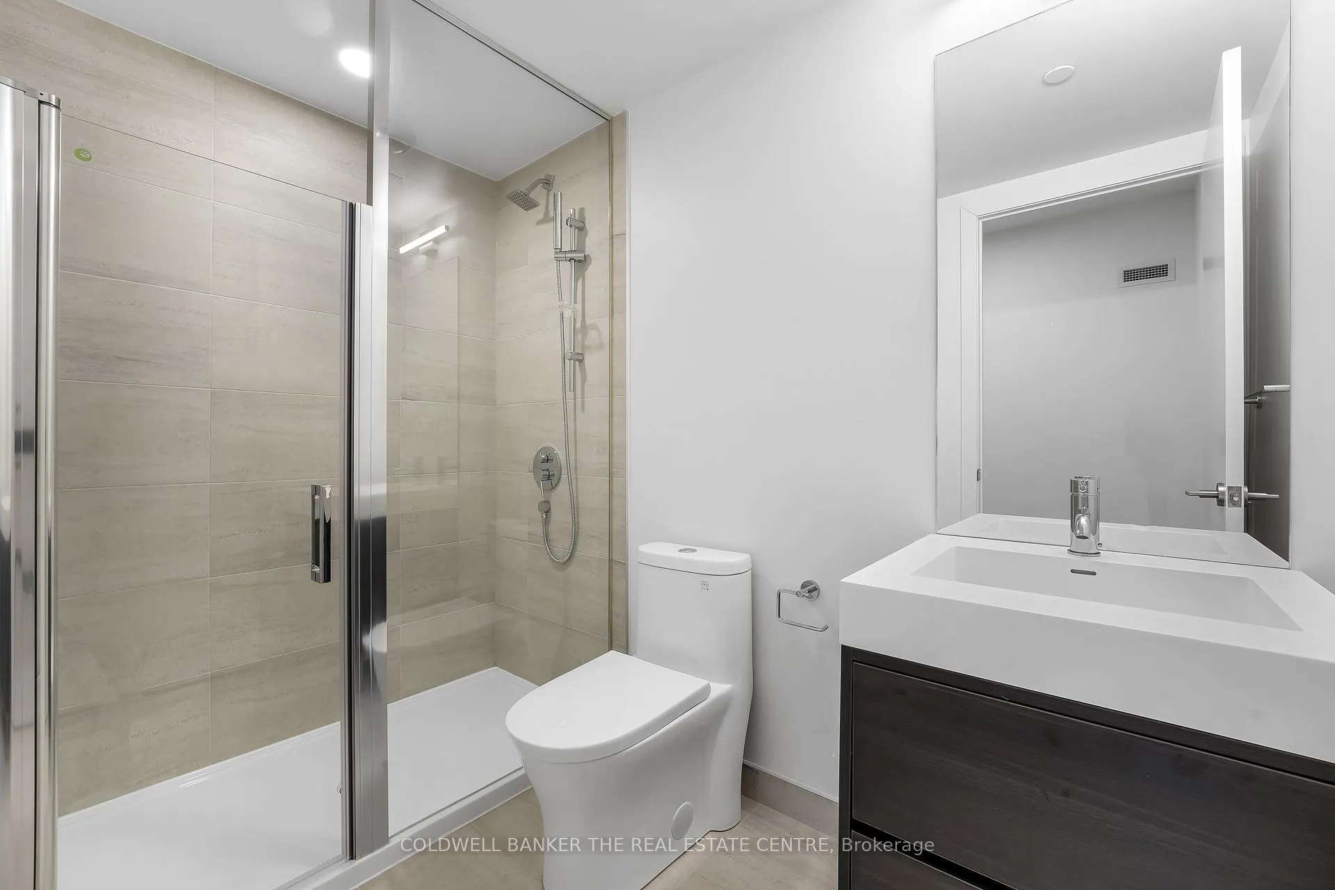 Photo 15 of Unit 717, 9 Tecumseth St. Street, Toronto, Niagara — HOMEH