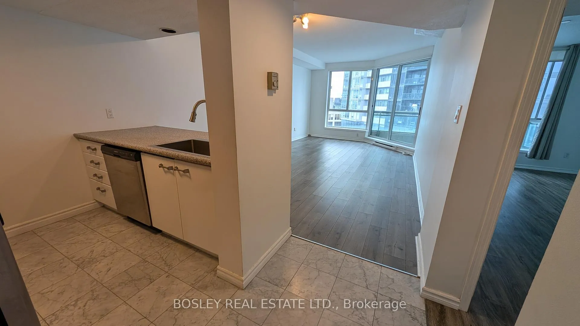 Photo 11 of Unit PH3403, 38 Elm Street, Toronto, Bay Street Corridor — HOMEH
