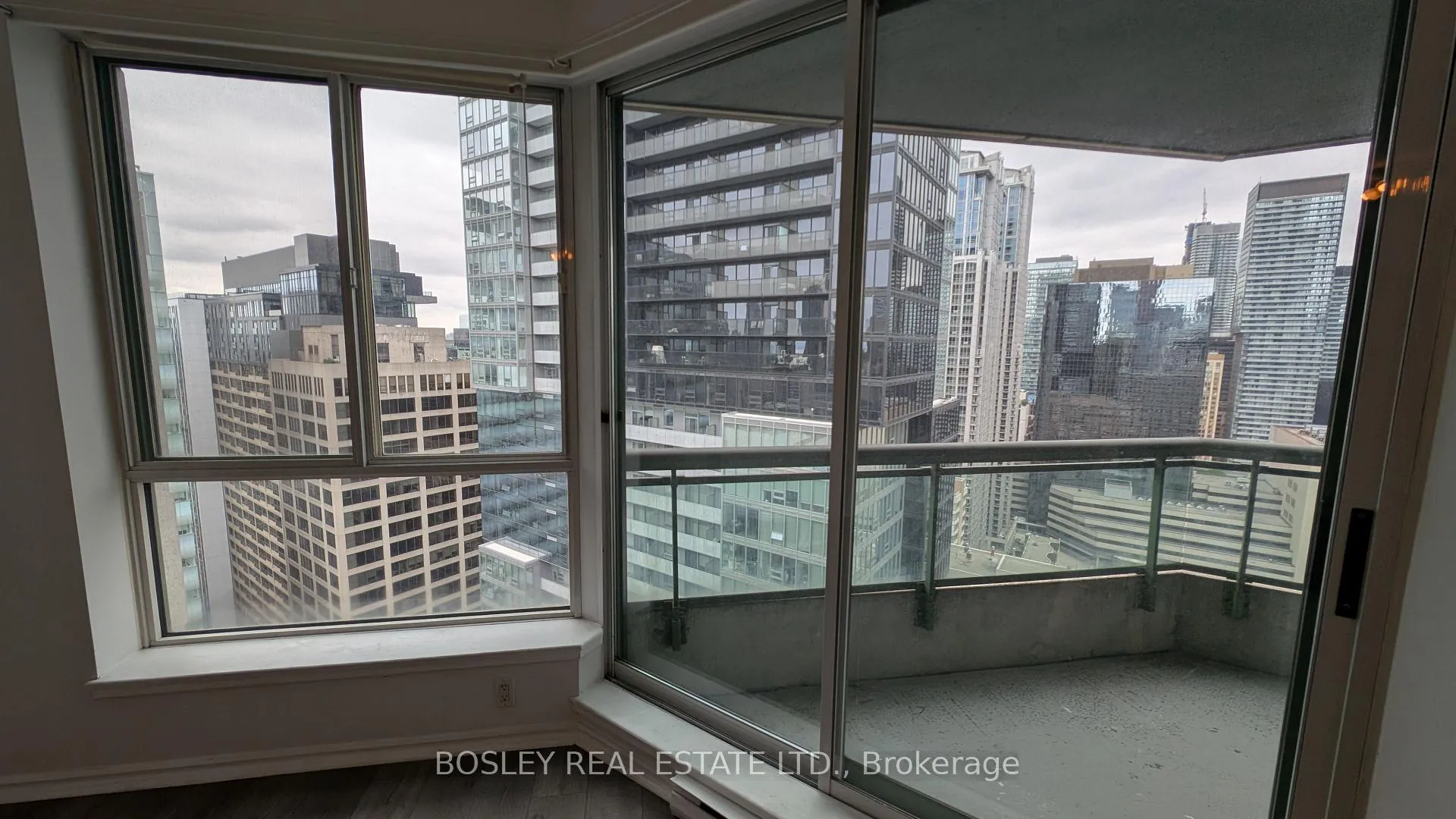 Photo 13 of Unit PH3403, 38 Elm Street, Toronto, Bay Street Corridor — HOMEH