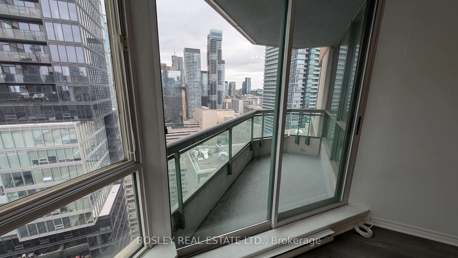 Photo 14 of Unit PH3403, 38 Elm Street, Toronto, Bay Street Corridor — HOMEH