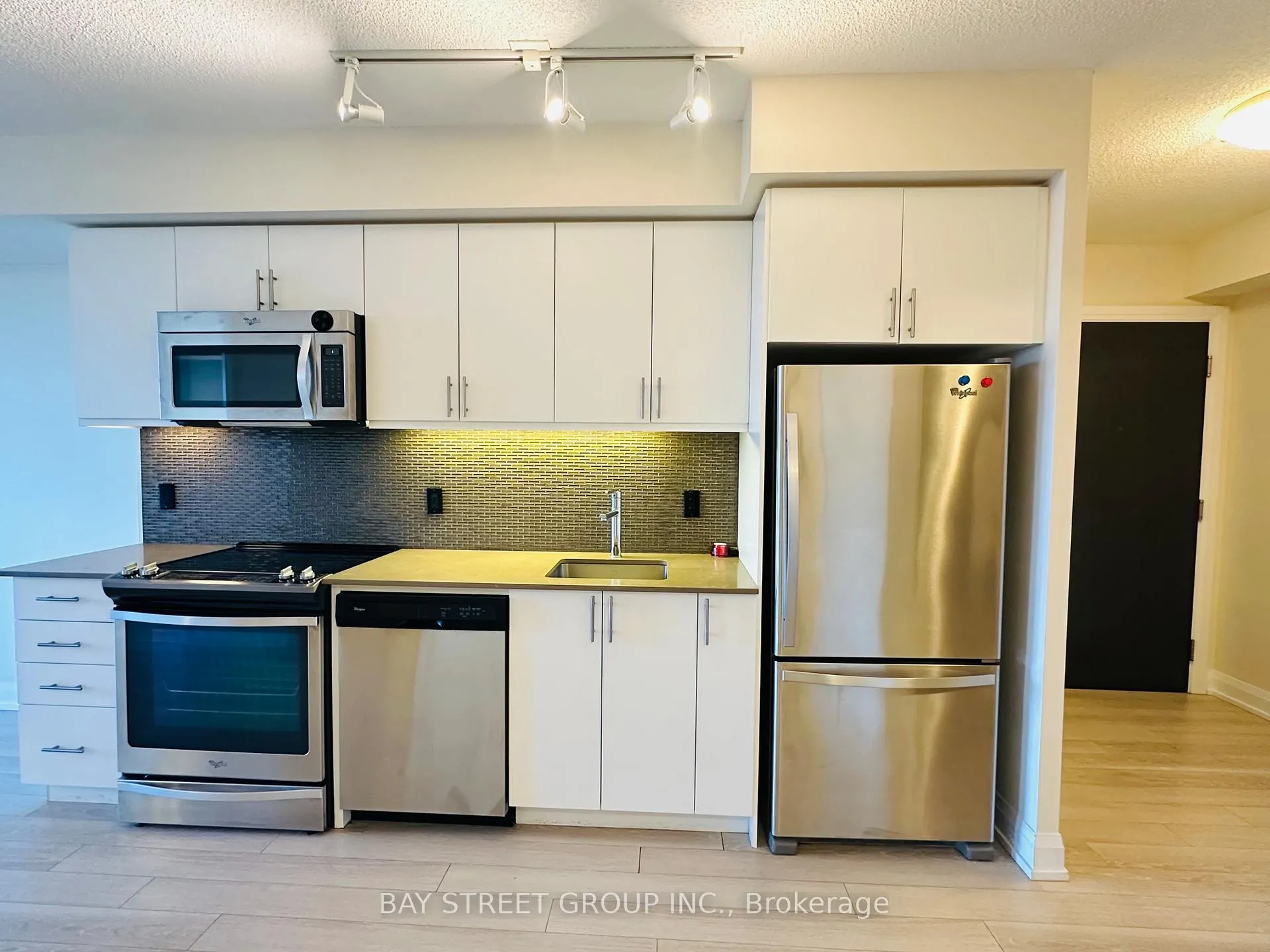 Photo 8 of Unit 501, 18 Graydon Hall Drive, North York, Parkwoods-Donalda — HOMEH