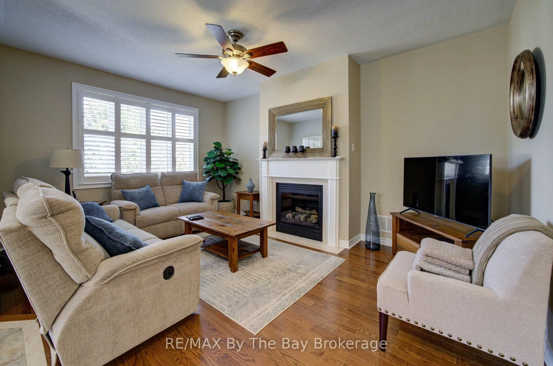Photo 6 of 69 White Sands Way, Wasaga Beach — HOMEH