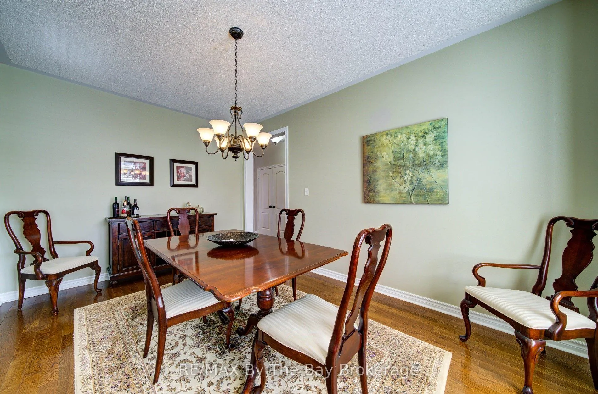 Photo 10 of 69 White Sands Way, Wasaga Beach — HOMEH